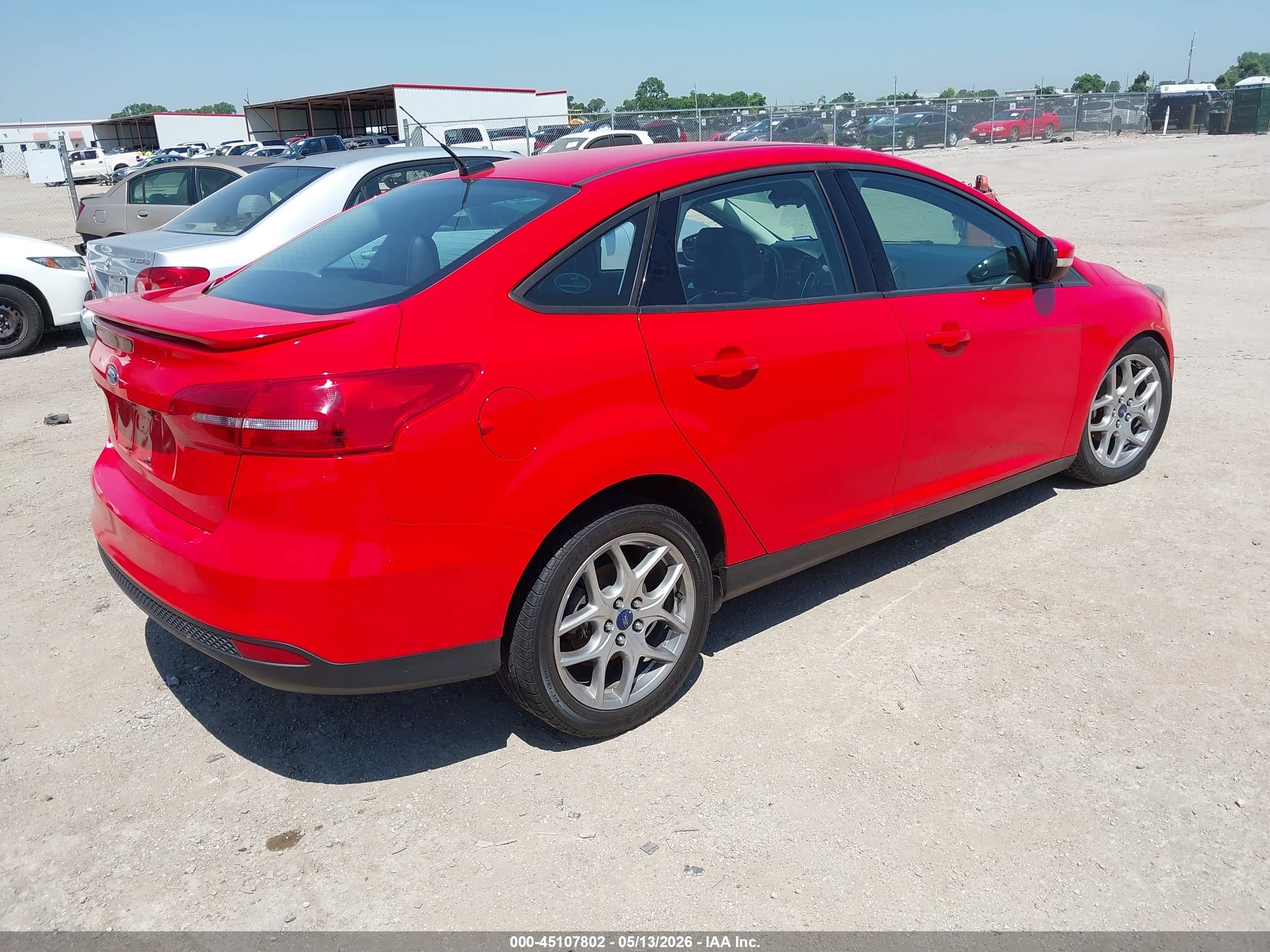 2015 Ford Focus Se Red vin: 1FADP3F23FL283238