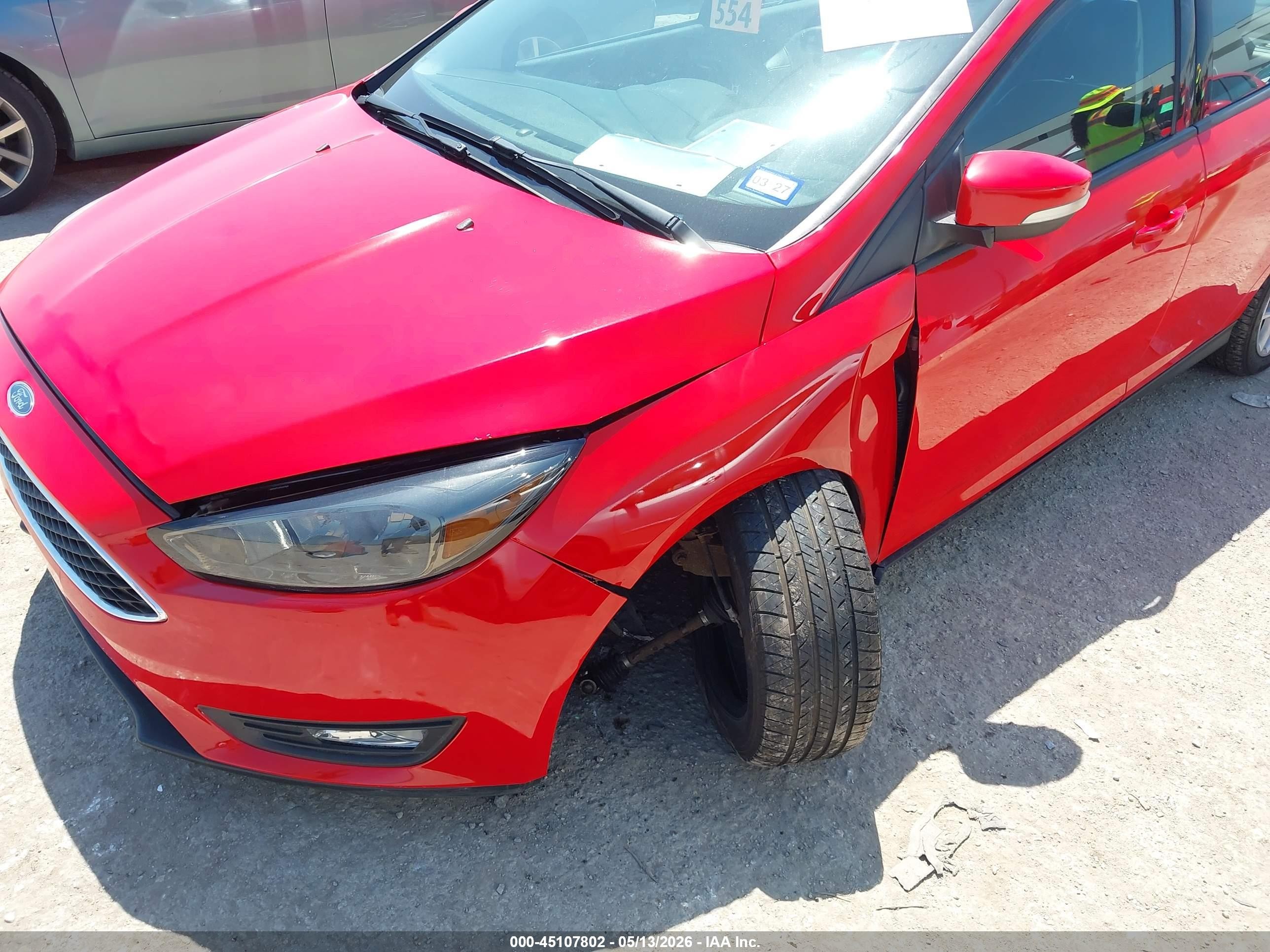 2015 Ford Focus Se Red vin: 1FADP3F23FL283238