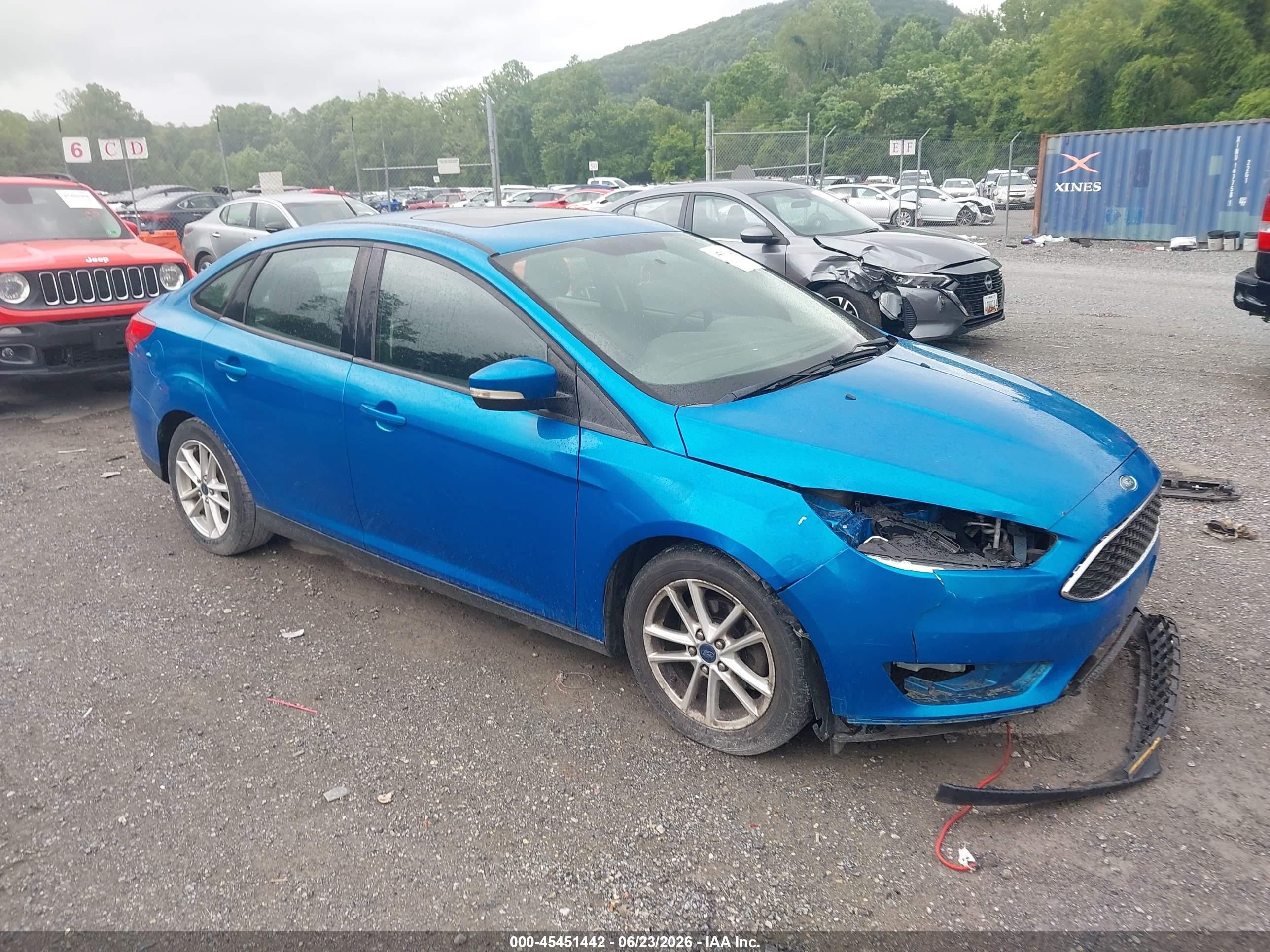 2015 Ford Focus Se Синий vin: 1FADP3F23FL286883