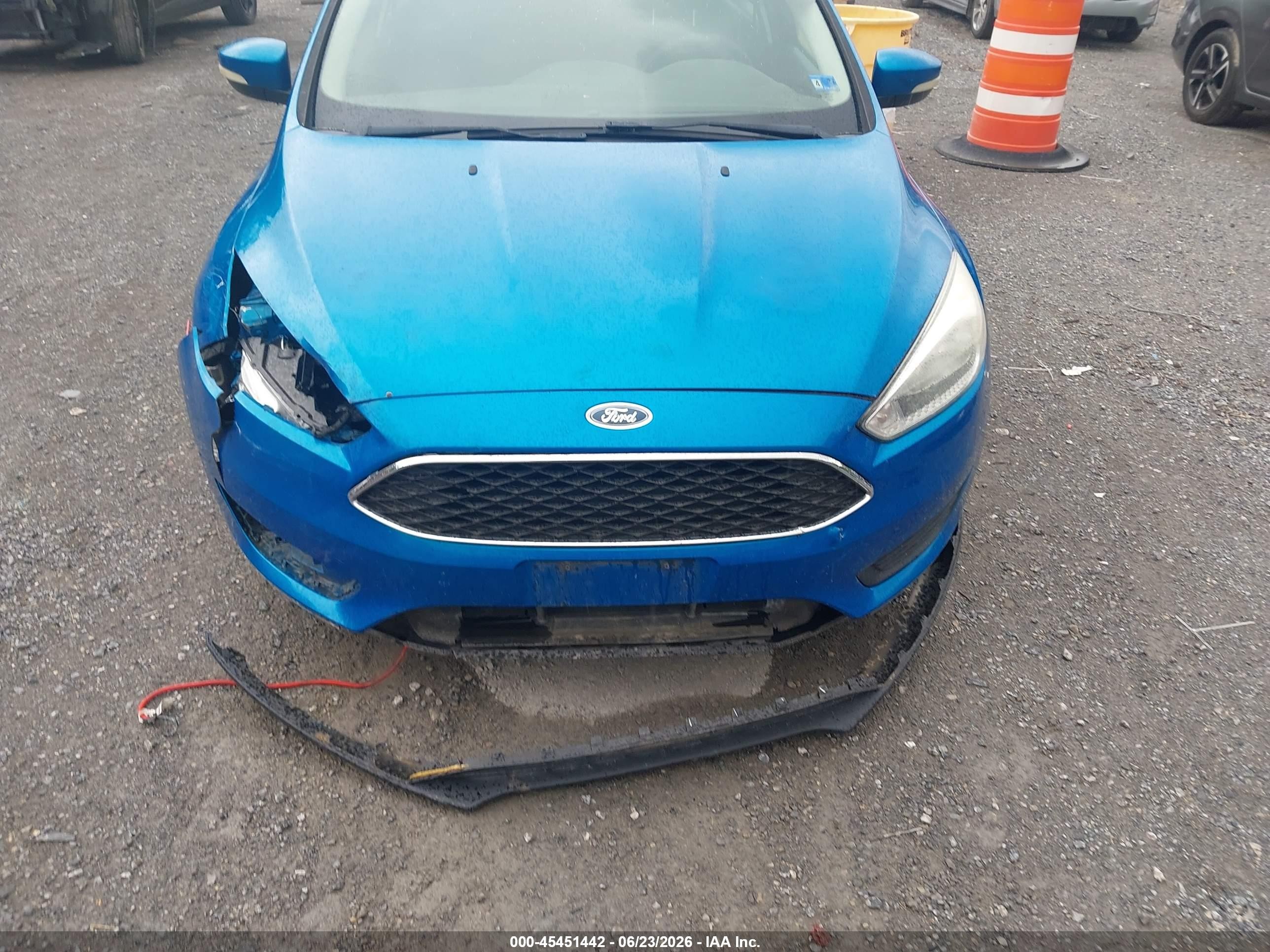 2015 Ford Focus Se Blue vin: 1FADP3F23FL286883