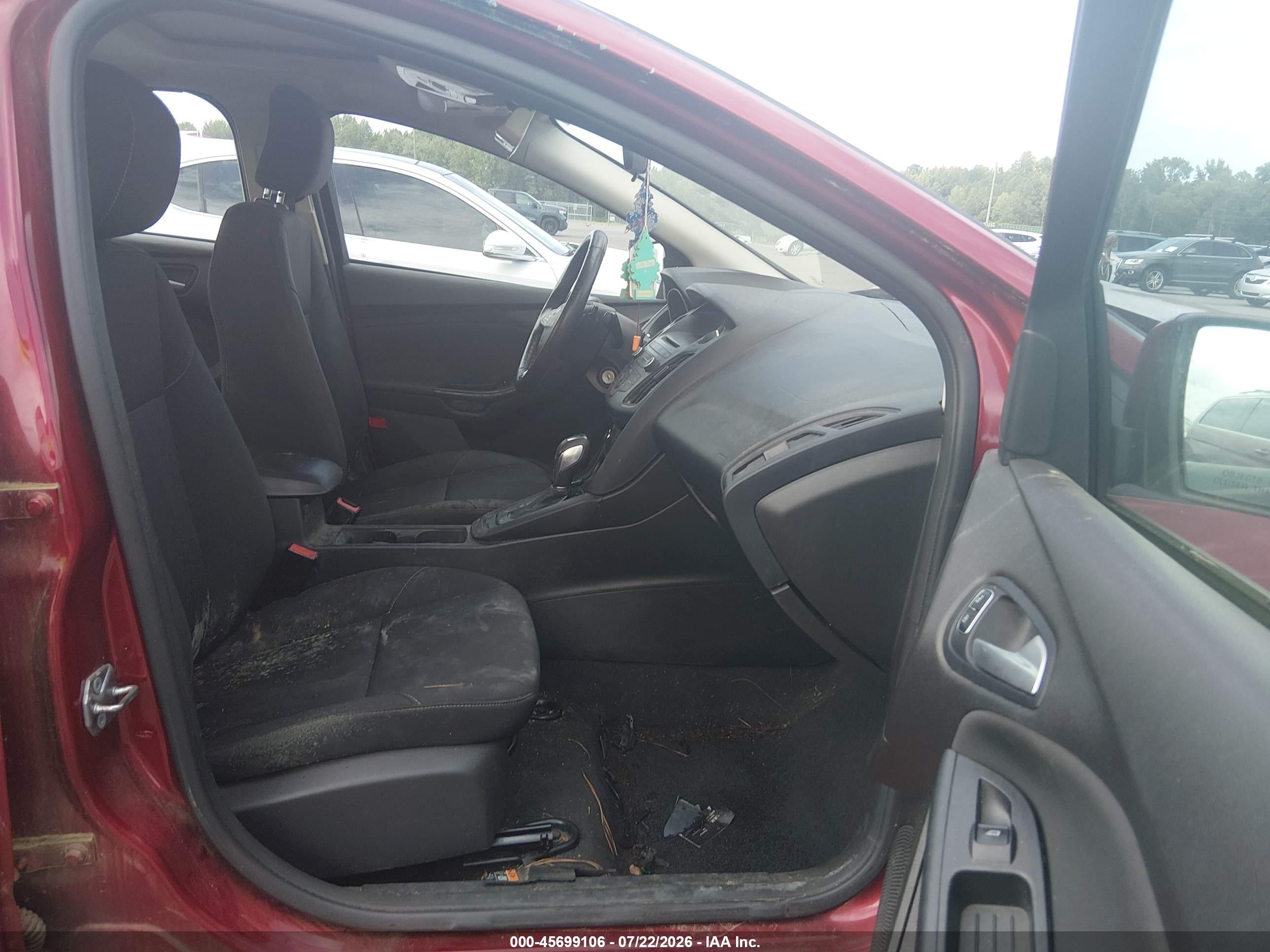2015 Ford Focus Se Red vin: 1FADP3F23FL298791