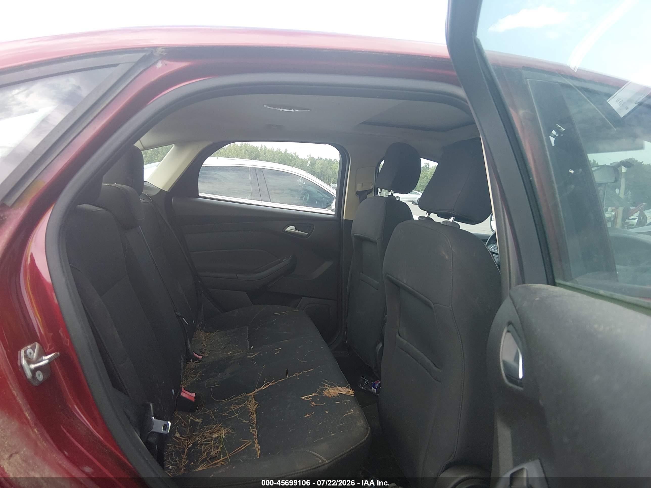 2015 Ford Focus Se Red vin: 1FADP3F23FL298791