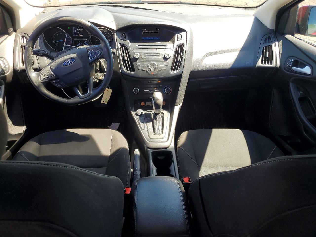 2015 Ford Focus Se Red vin: 1FADP3F23FL300135