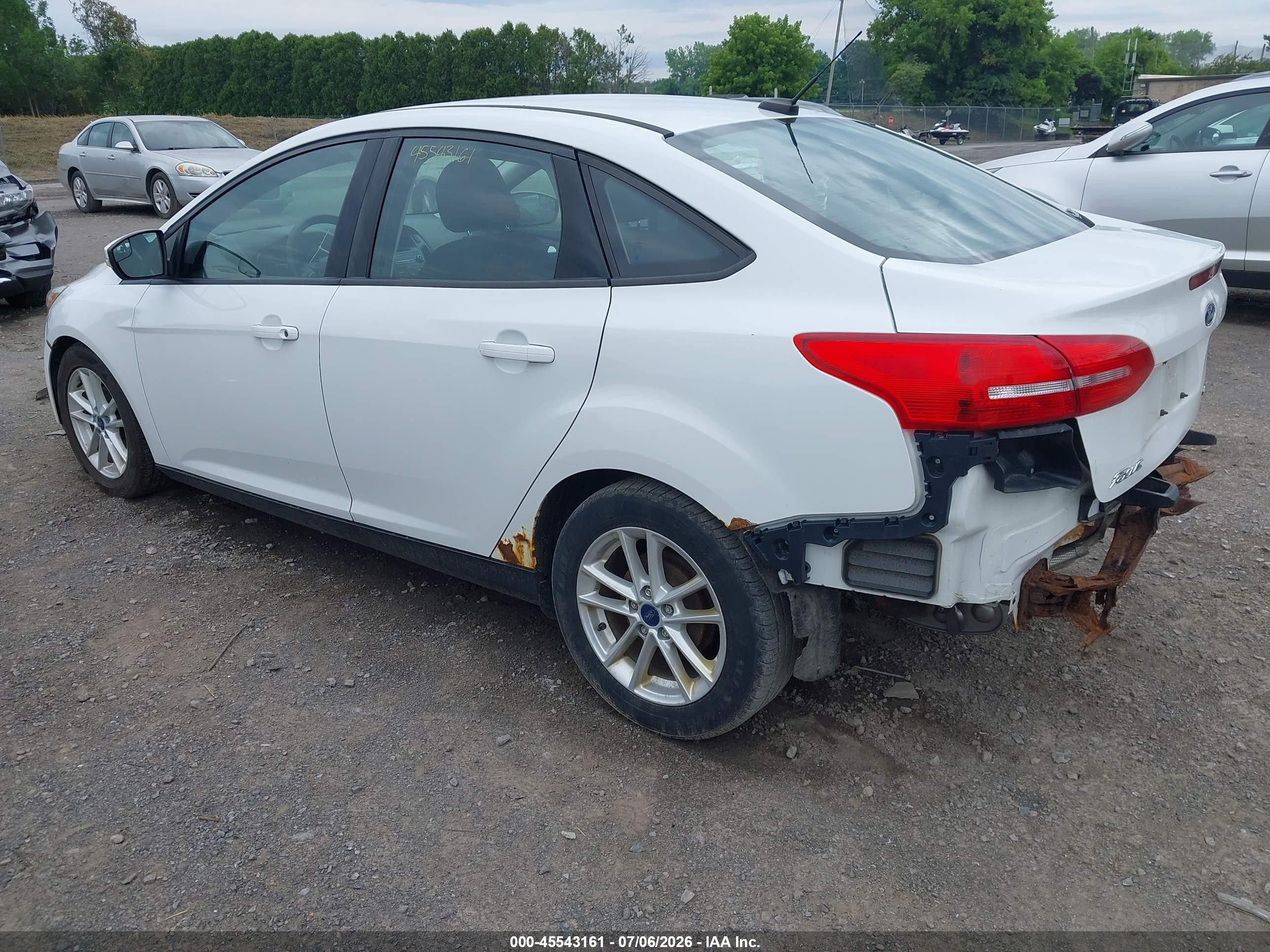 2015 Ford Focus Se White vin: 1FADP3F23FL301737