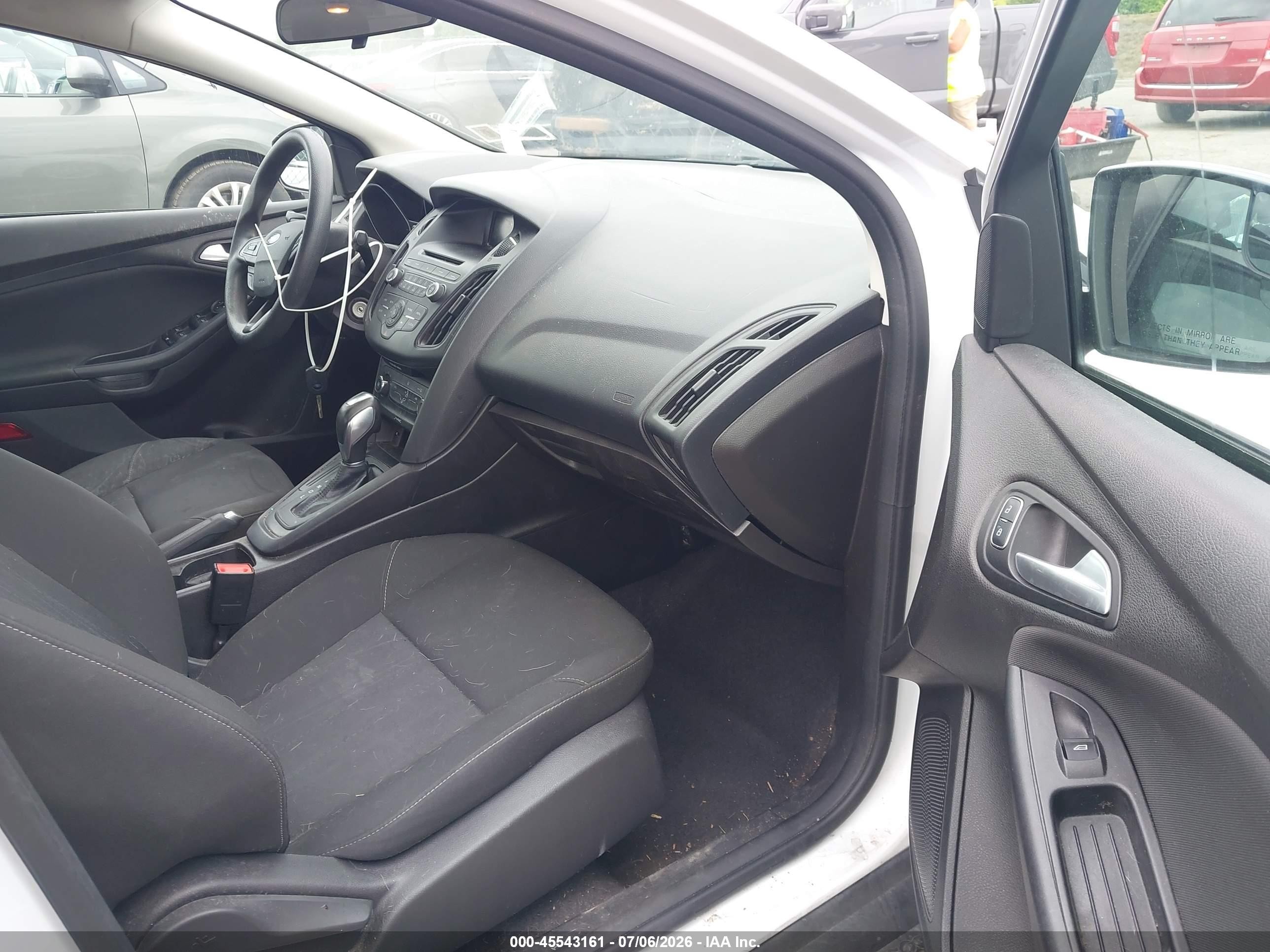 2015 Ford Focus Se White vin: 1FADP3F23FL301737