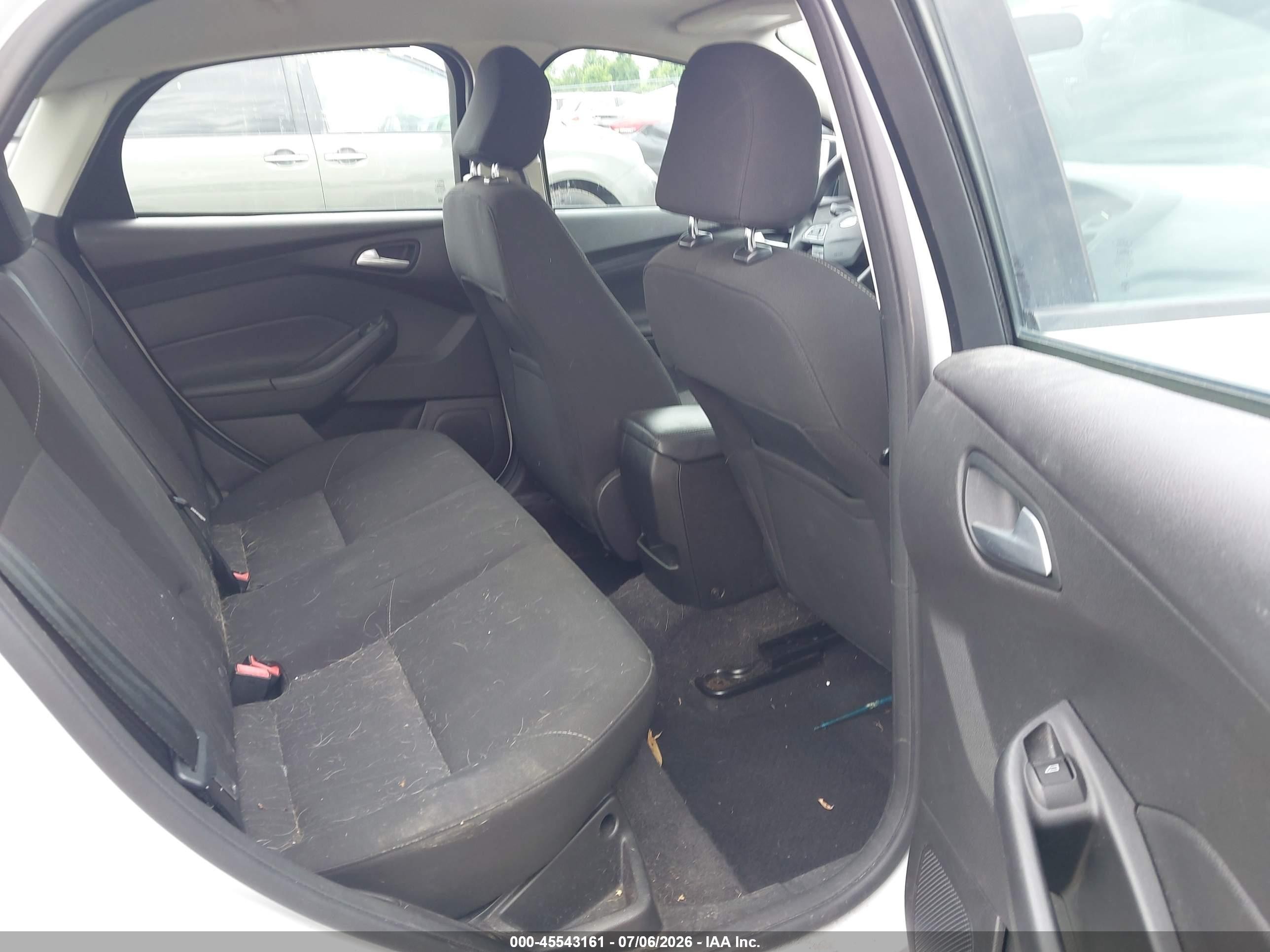 2015 Ford Focus Se White vin: 1FADP3F23FL301737