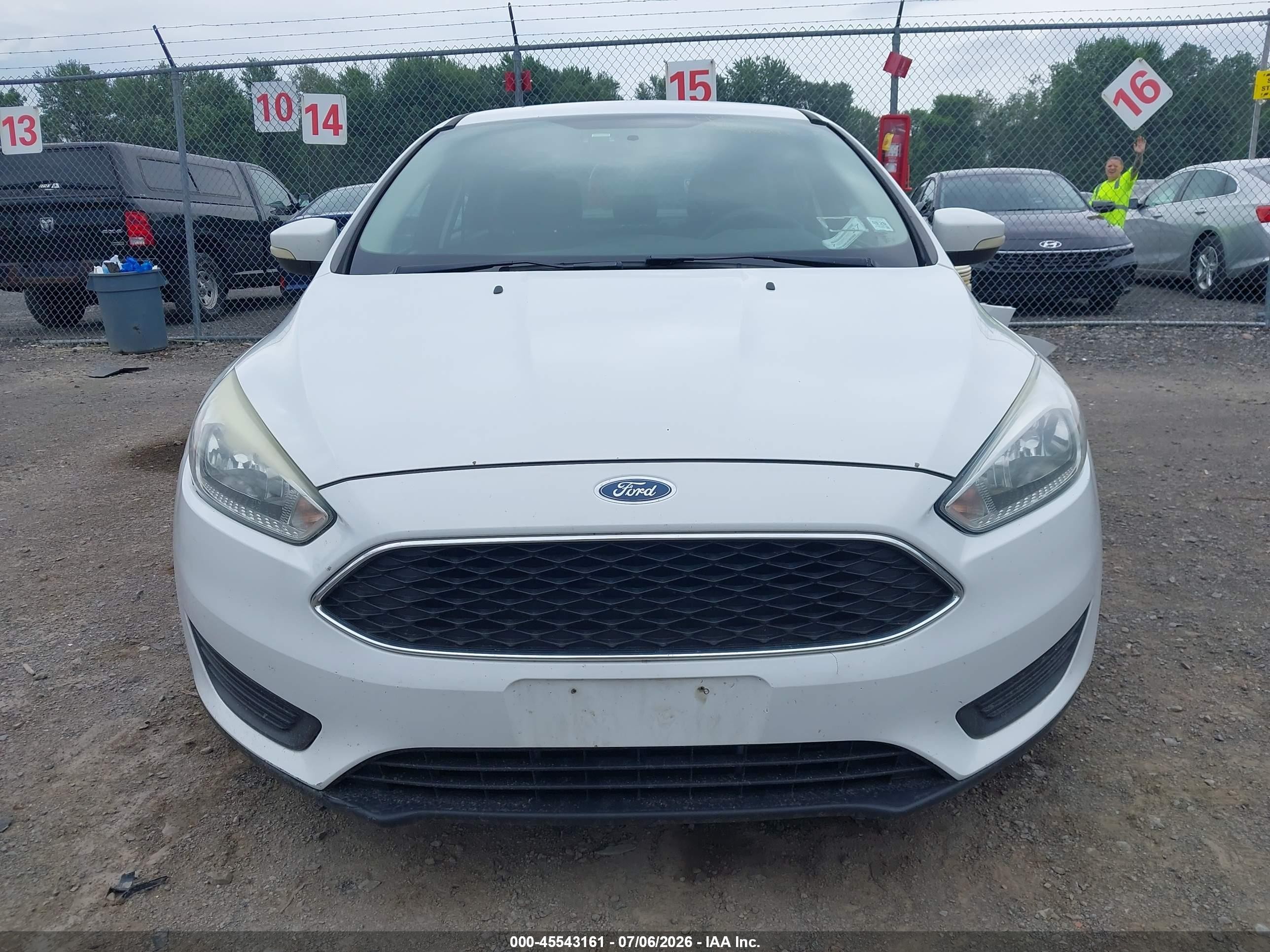 2015 Ford Focus Se White vin: 1FADP3F23FL301737