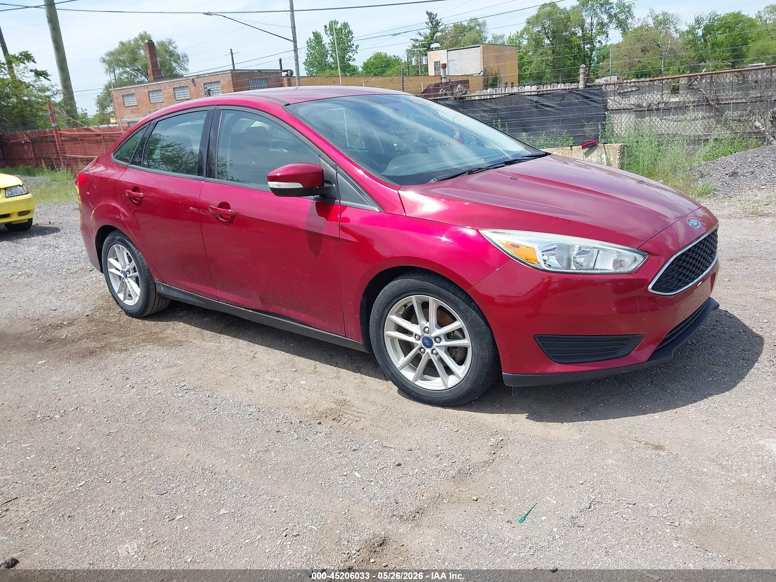 2015 Ford Focus Se Red vin: 1FADP3F23FL313113