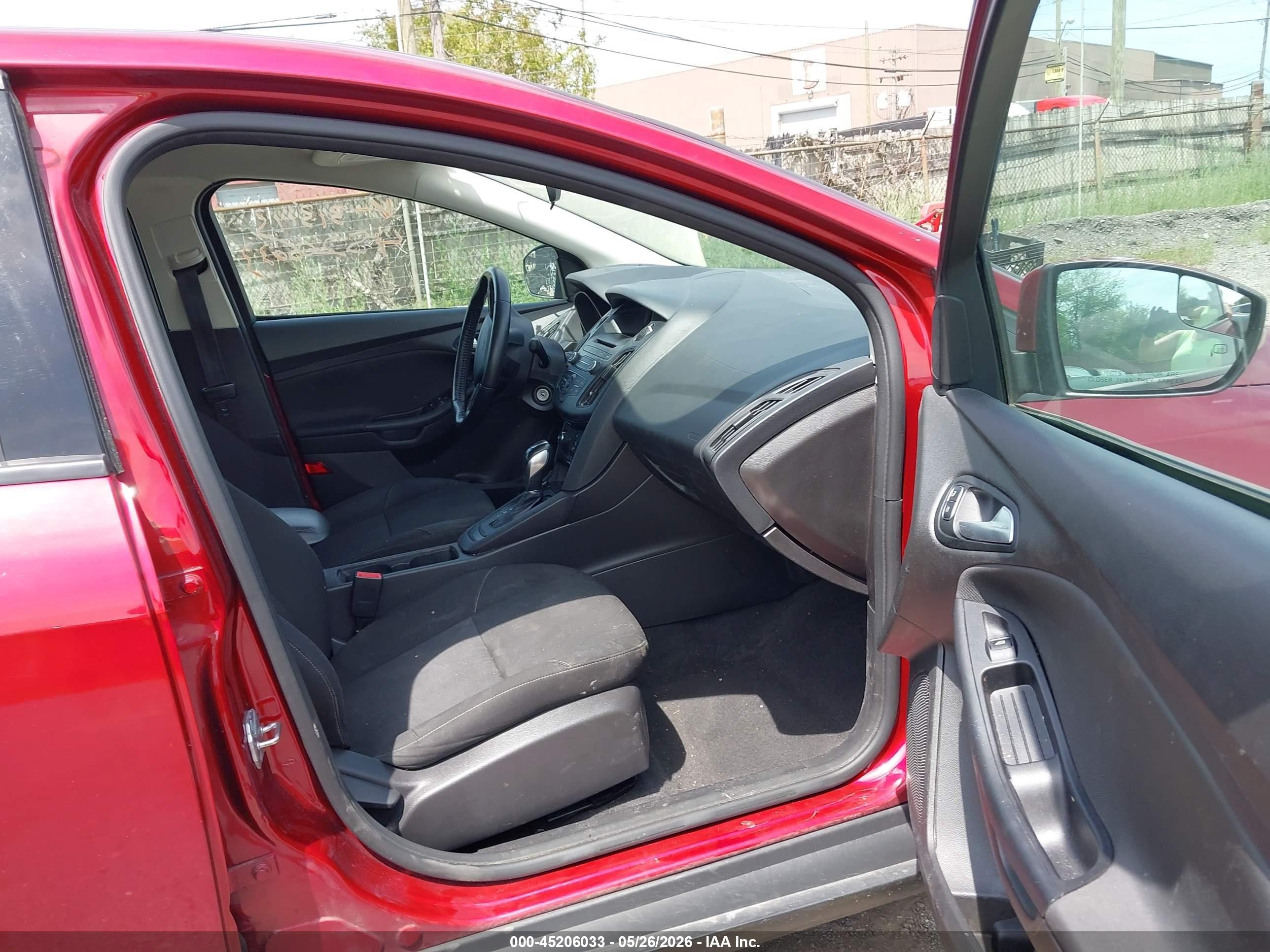 2015 Ford Focus Se Red vin: 1FADP3F23FL313113