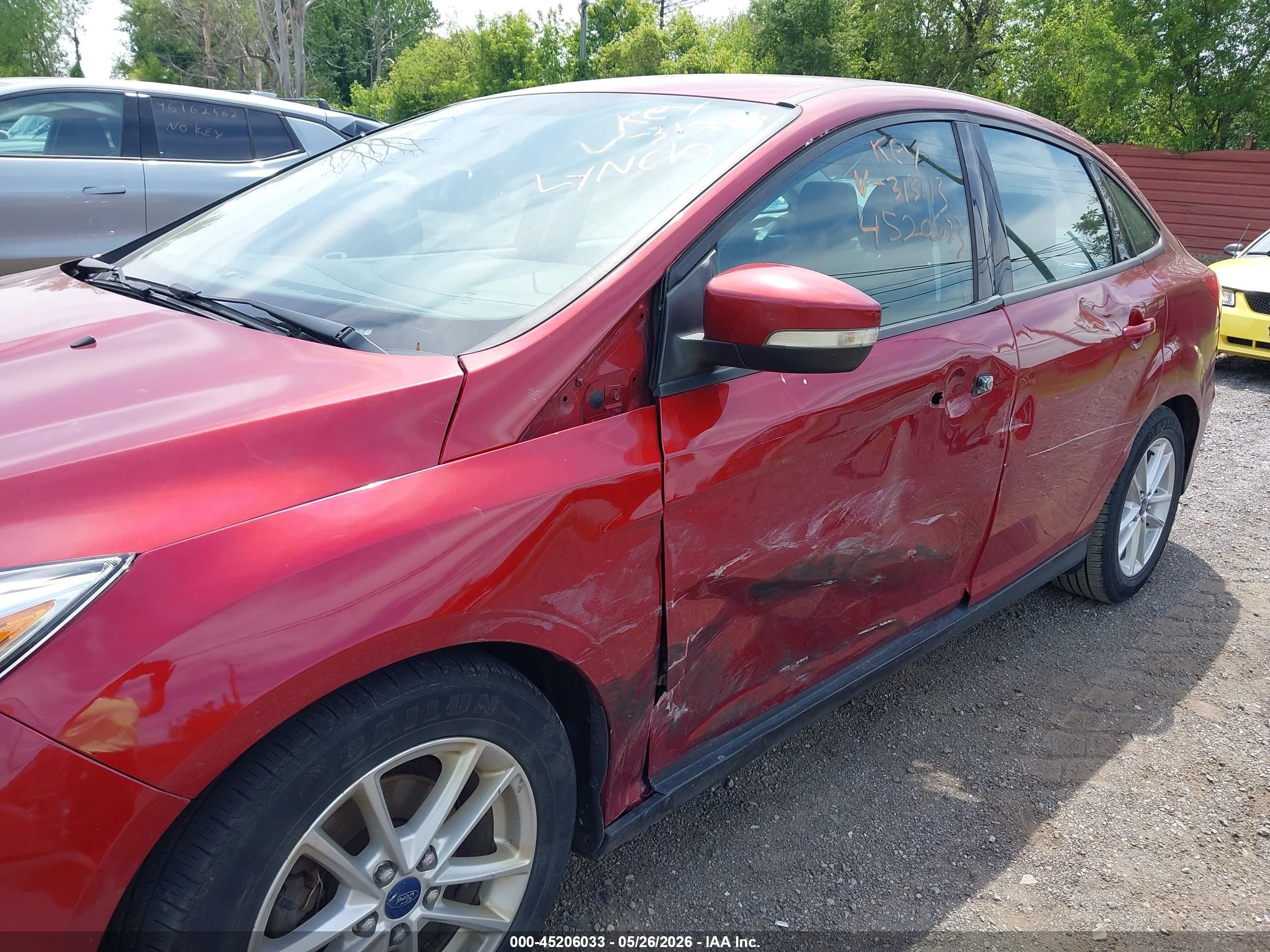2015 Ford Focus Se Red vin: 1FADP3F23FL313113