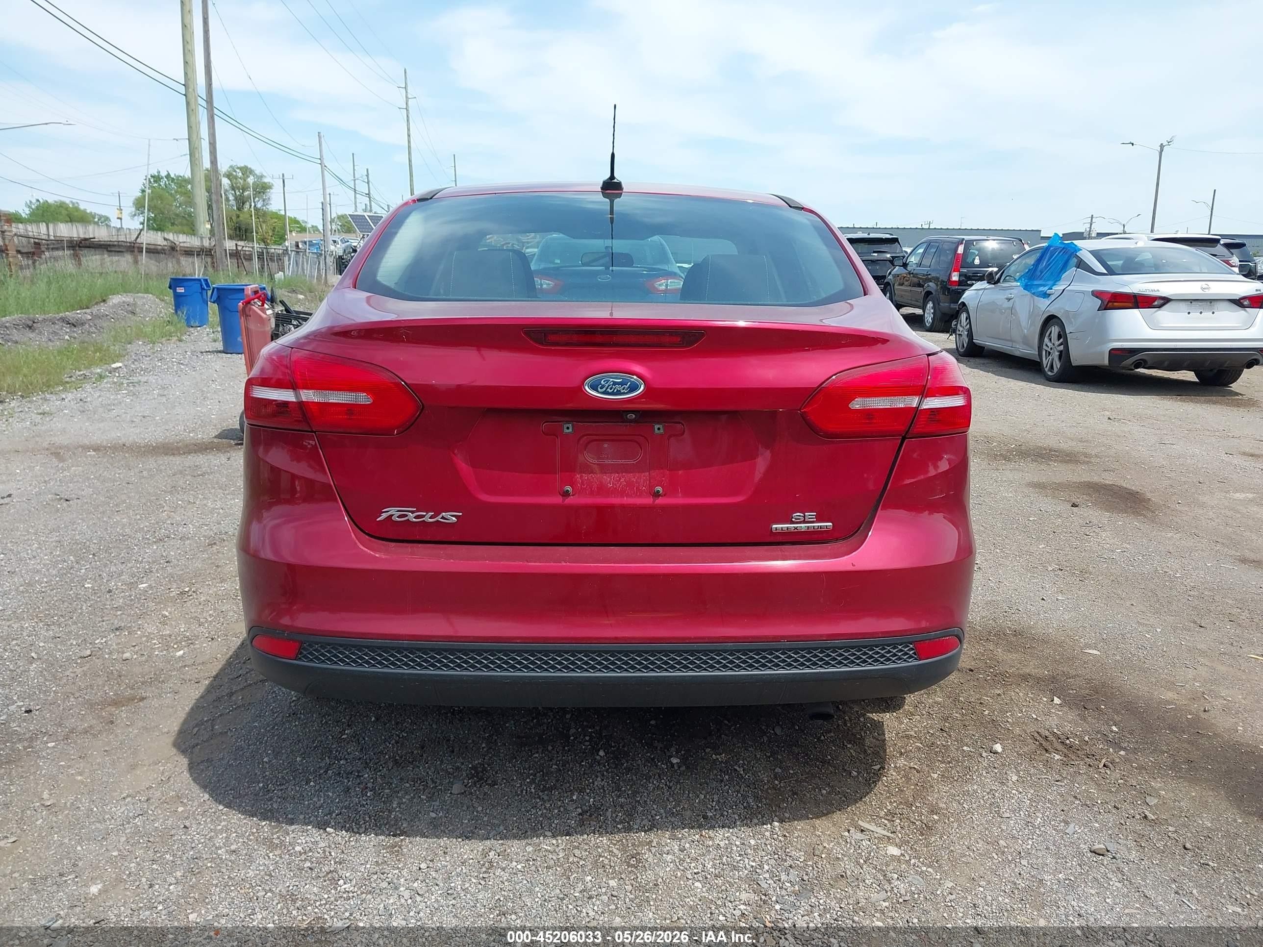 2015 Ford Focus Se Red vin: 1FADP3F23FL313113