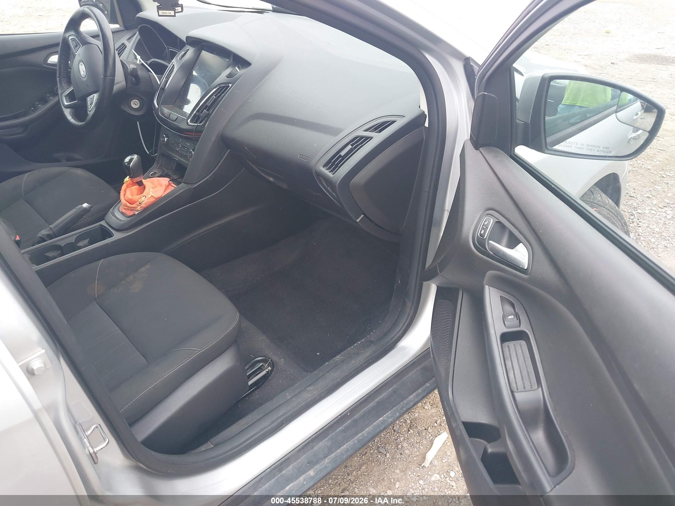 2015 Ford Focus Se Gray vin: 1FADP3F23FL313208