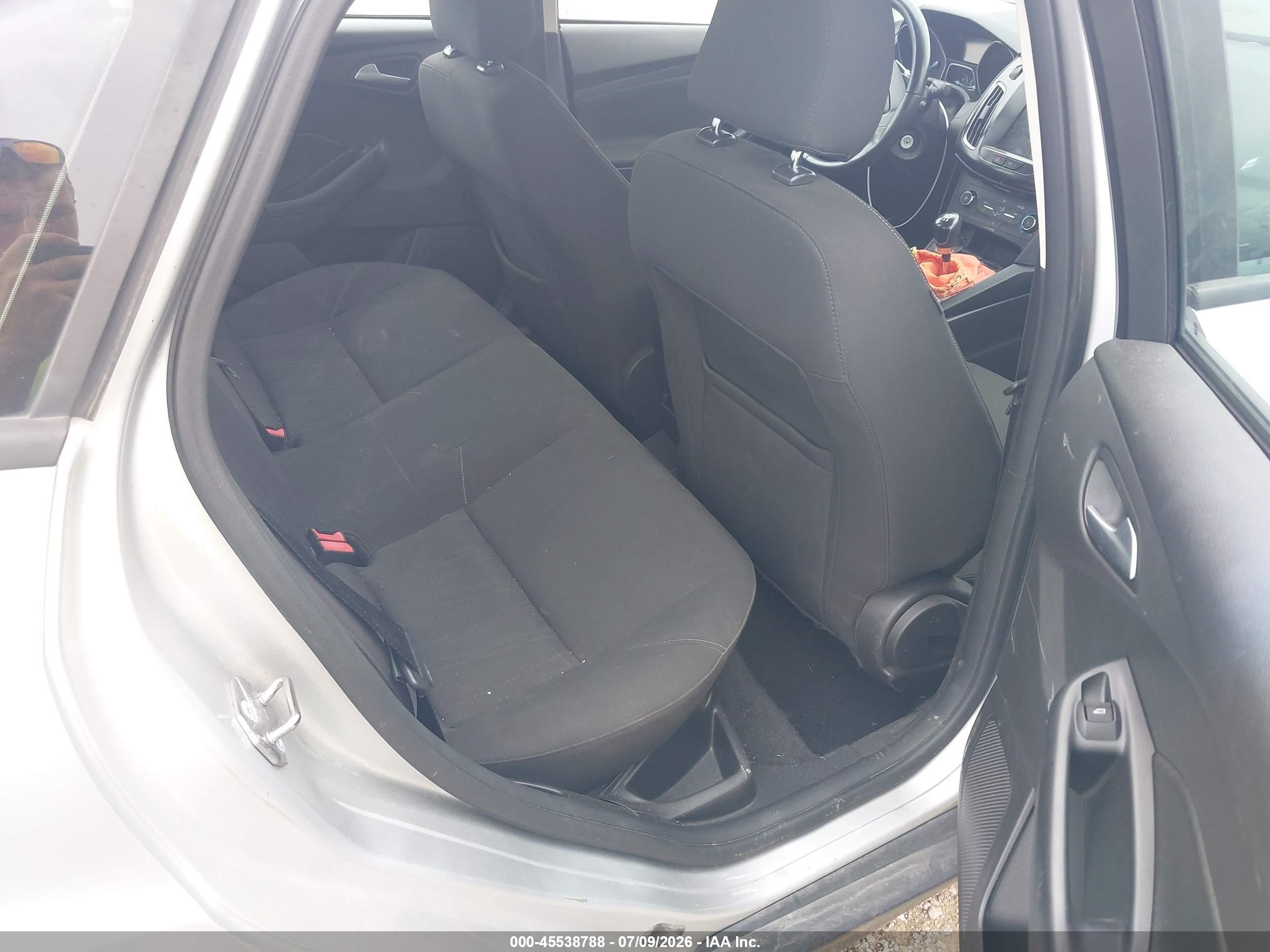 2015 Ford Focus Se Gray vin: 1FADP3F23FL313208