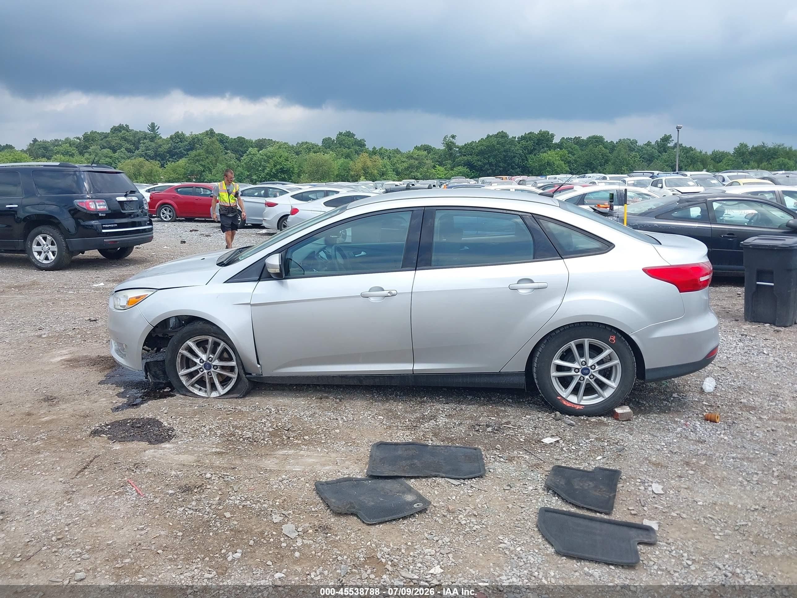 2015 Ford Focus Se Gray vin: 1FADP3F23FL313208
