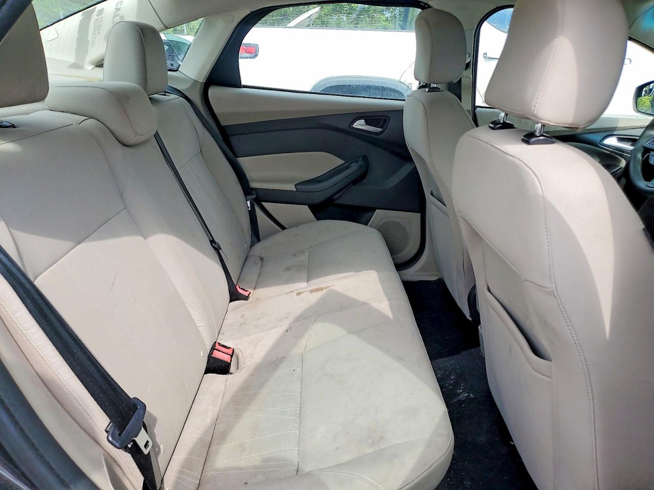 2015 Ford Focus Se Gray vin: 1FADP3F23FL317324