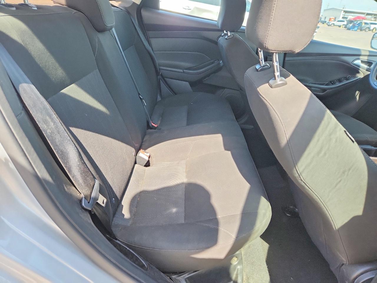 2015 Ford Focus Se Silver vin: 1FADP3F23FL340649
