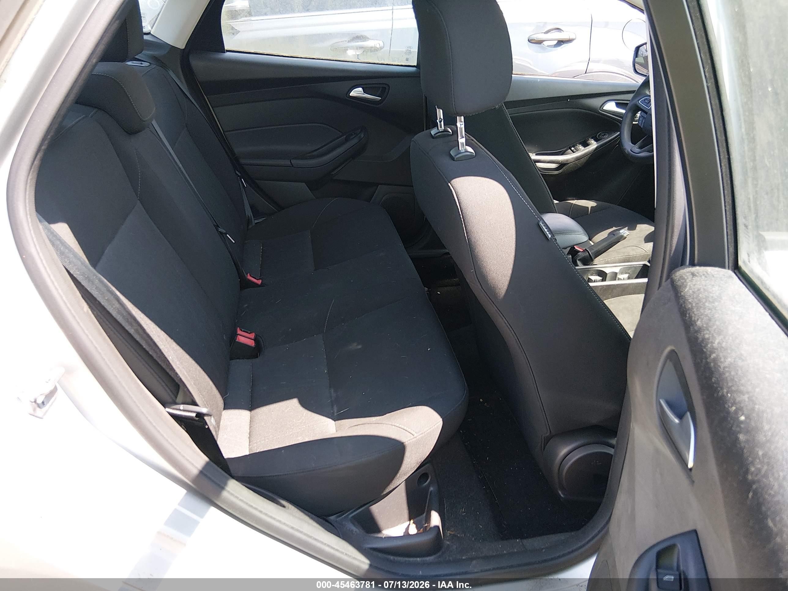 2015 Ford Focus Se Silver vin: 1FADP3F23FL346791