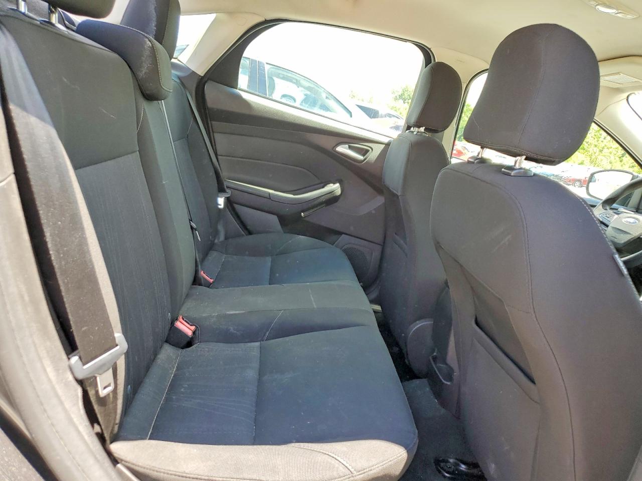 2015 Ford Focus Se Gray vin: 1FADP3F23FL348167
