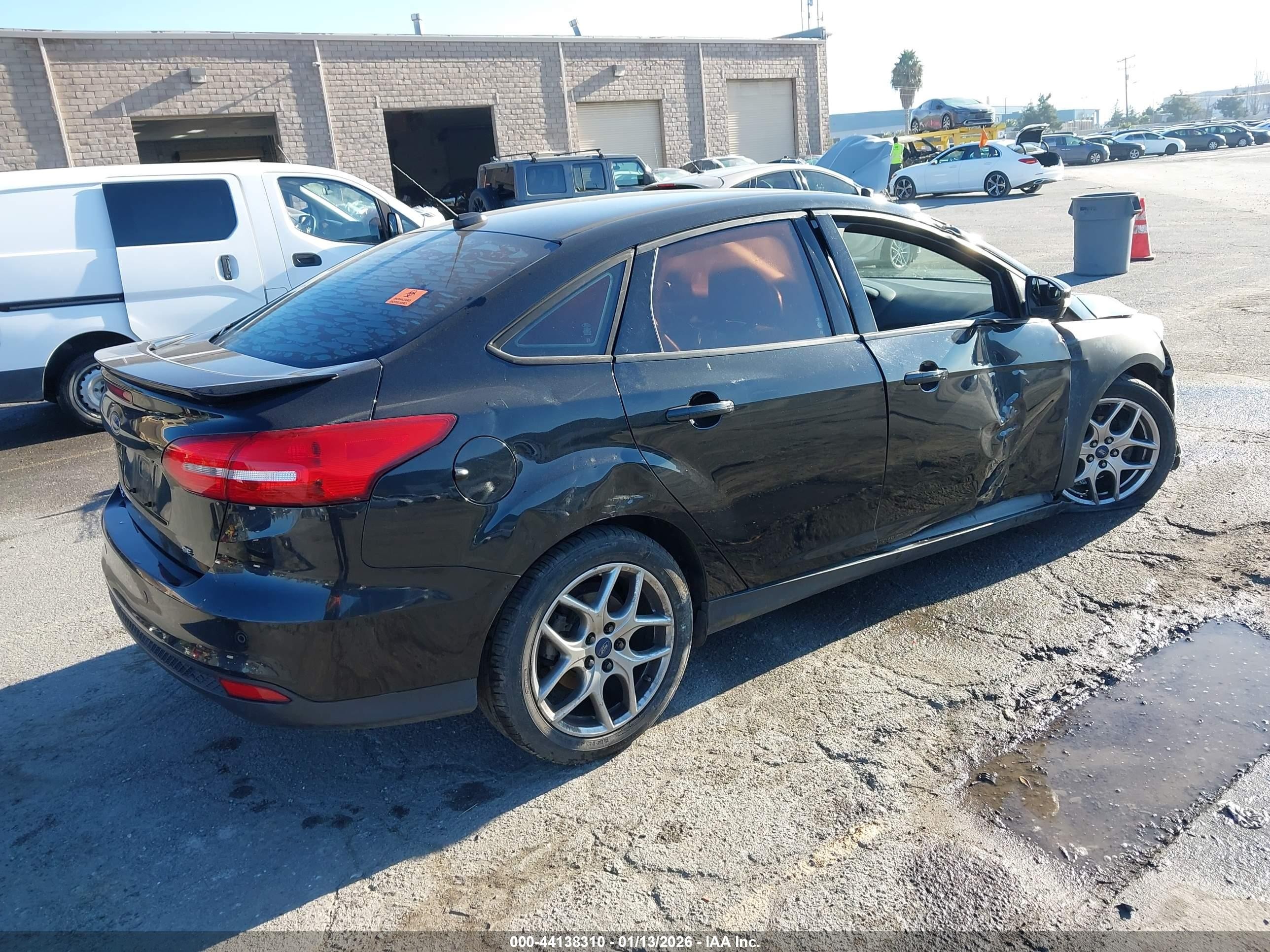 2015 Ford Focus Se Gray vin: 1FADP3F23FL380598