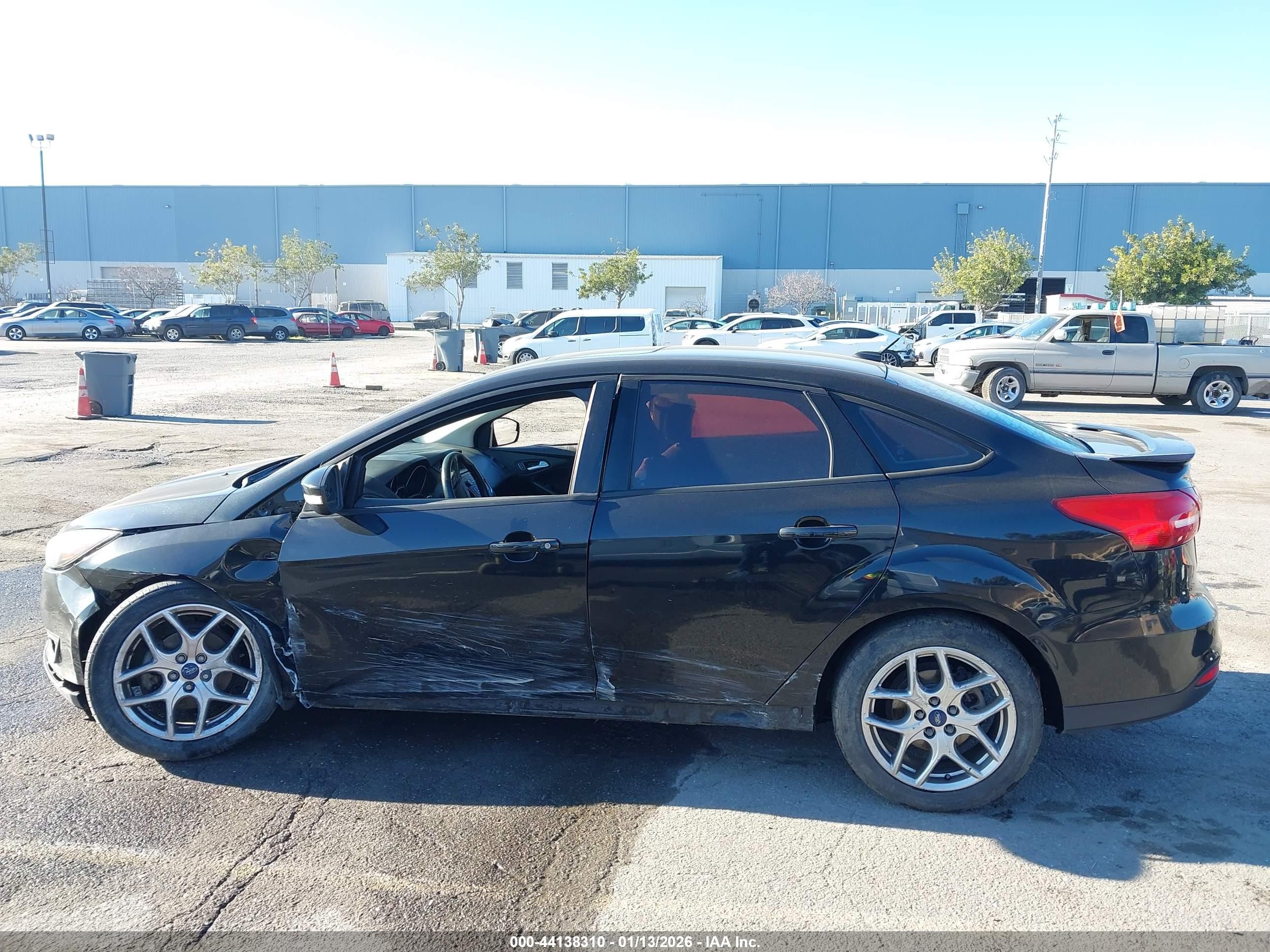 2015 Ford Focus Se Gray vin: 1FADP3F23FL380598
