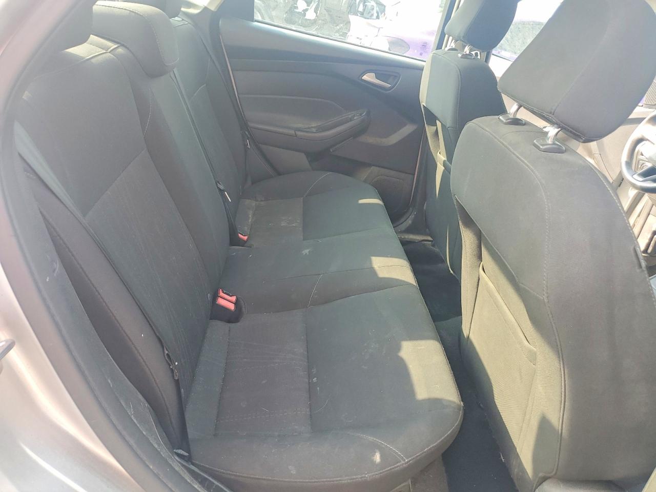 2015 Ford Focus Se Silver vin: 1FADP3F23FL383470