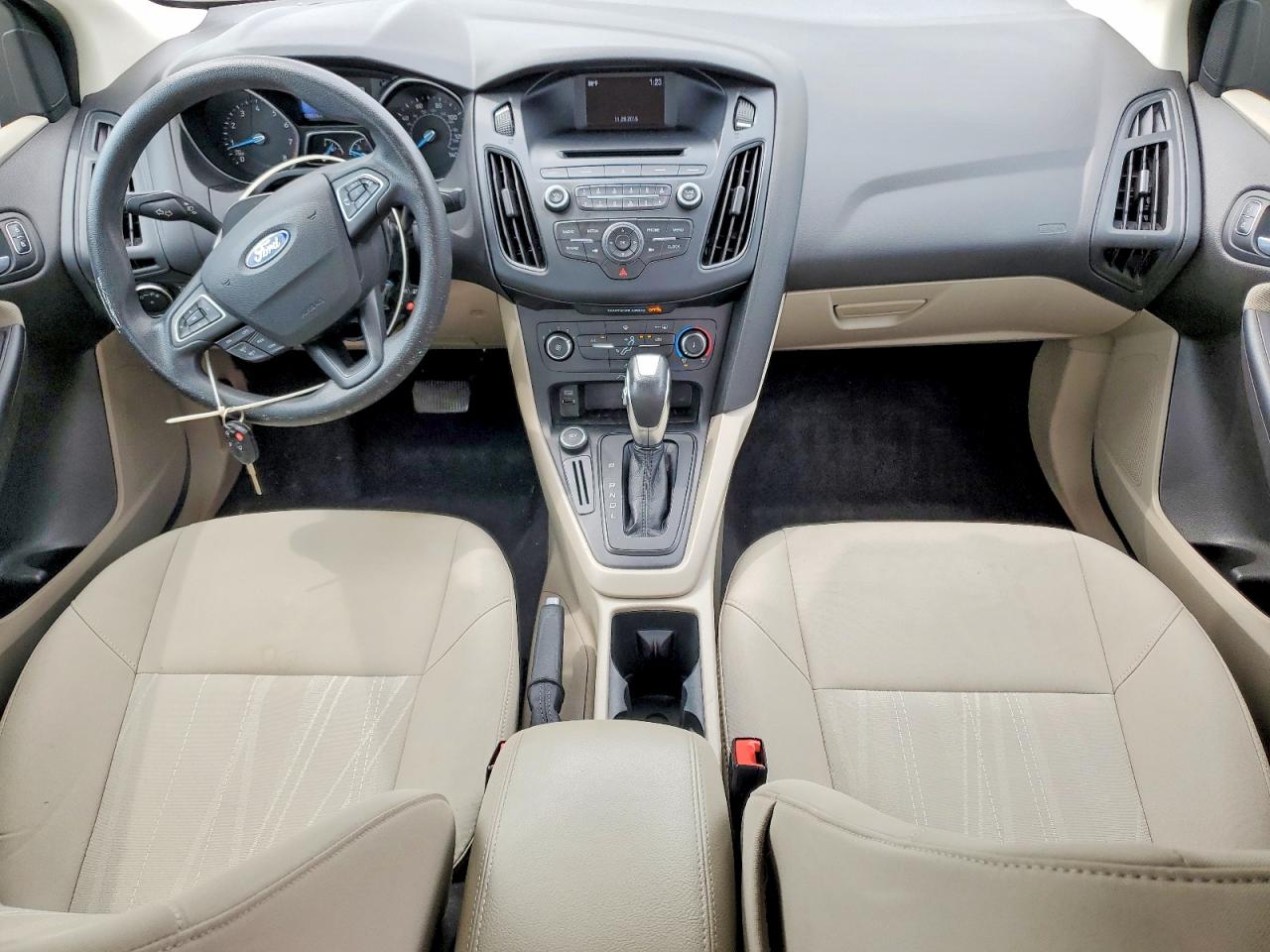 2016 Ford Focus Se White vin: 1FADP3F23GL239080