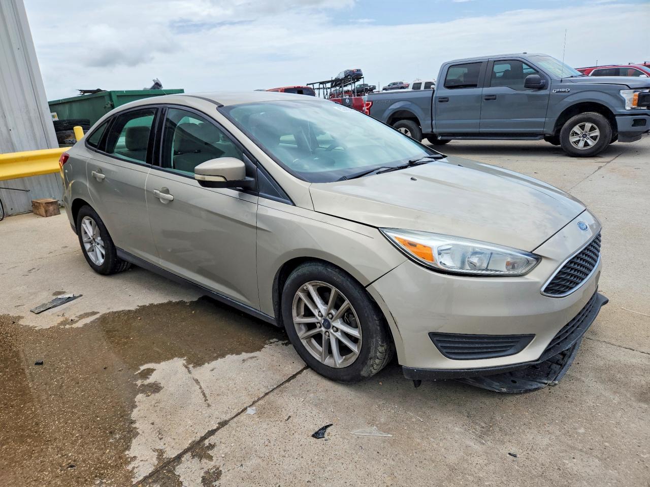 2016 Ford Focus Se Бежевый vin: 1FADP3F23GL261533