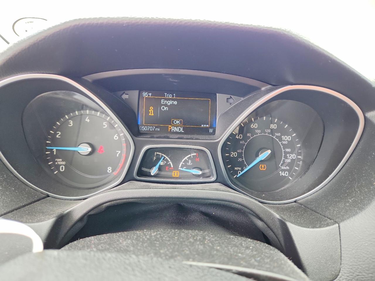 2016 Ford Focus Se Бежевый vin: 1FADP3F23GL261533