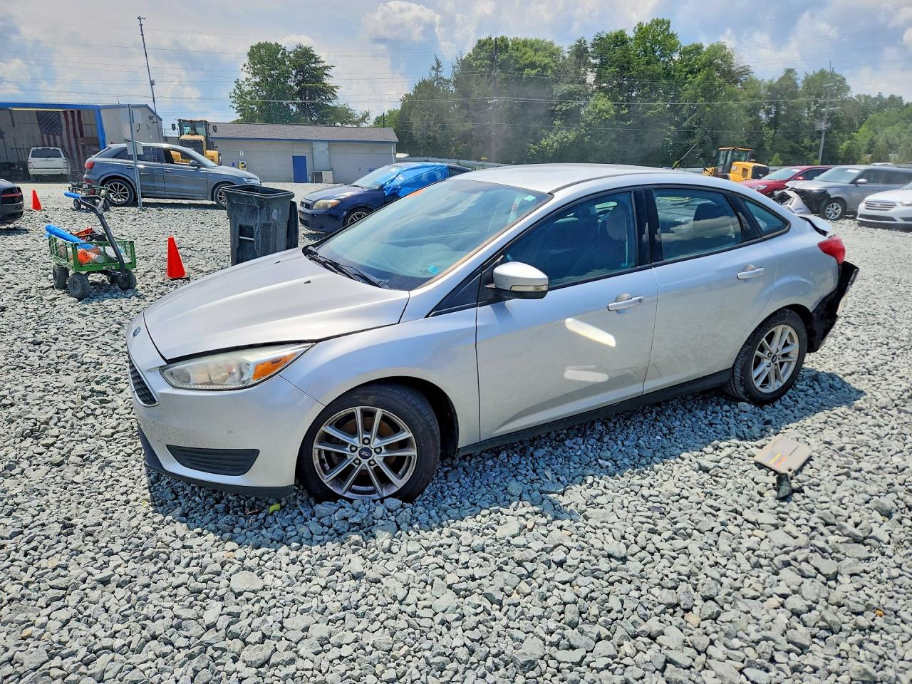 2016 Ford Focus Se Серебряный vin: 1FADP3F23GL291468