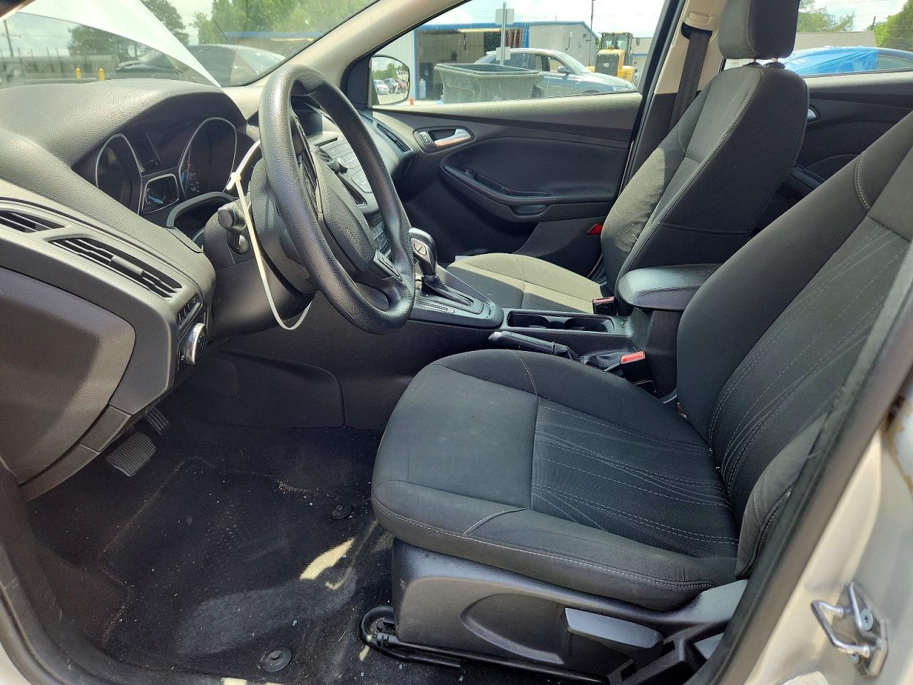 2016 Ford Focus Se Silver vin: 1FADP3F23GL291468