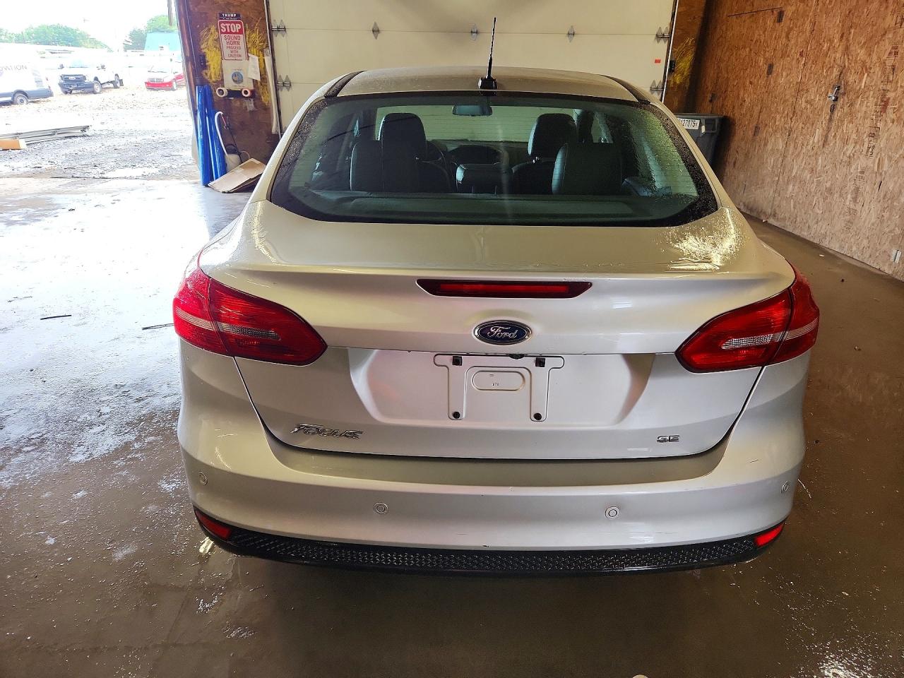 2016 Ford Focus Se Silver vin: 1FADP3F23GL321004