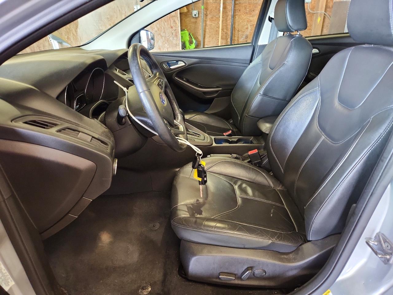 2016 Ford Focus Se Silver vin: 1FADP3F23GL321004