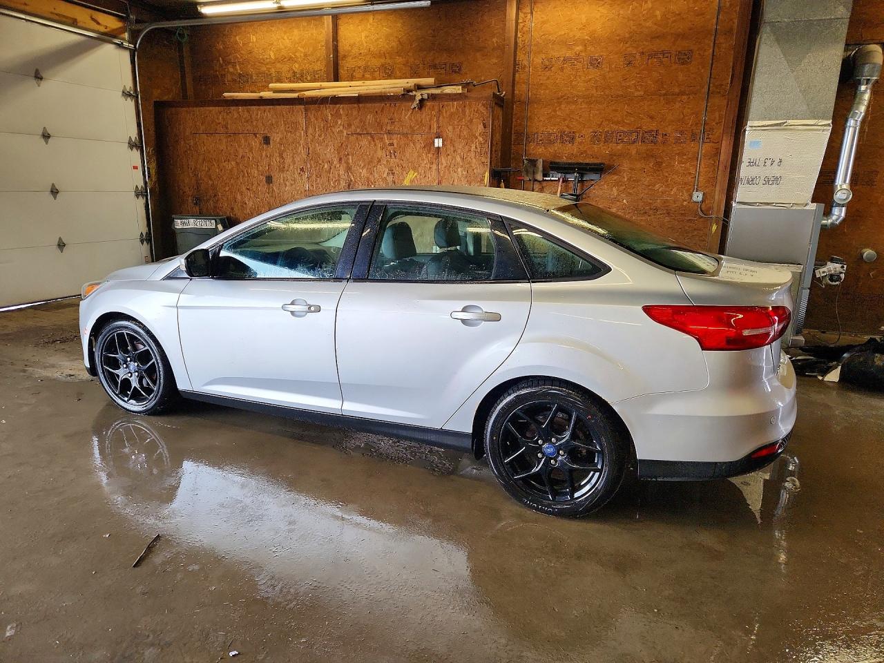 2016 Ford Focus Se Silver vin: 1FADP3F23GL321004