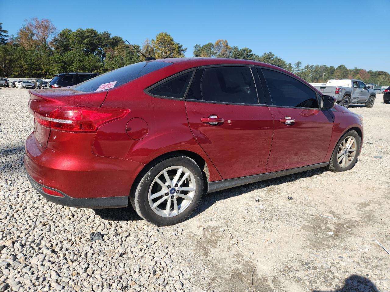 2017 Ford Focus Se Red vin: 1FADP3F23HL345756