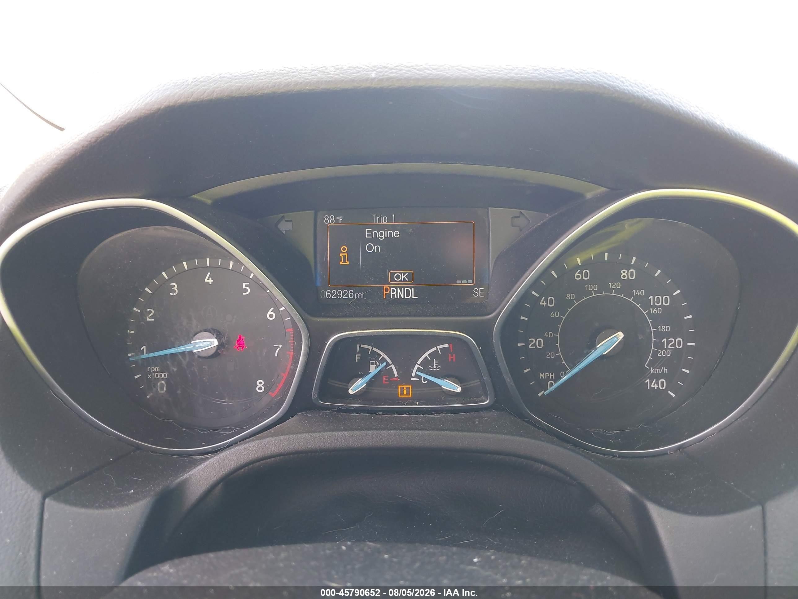 2018 Ford Focus Se White vin: 1FADP3F23JL254704