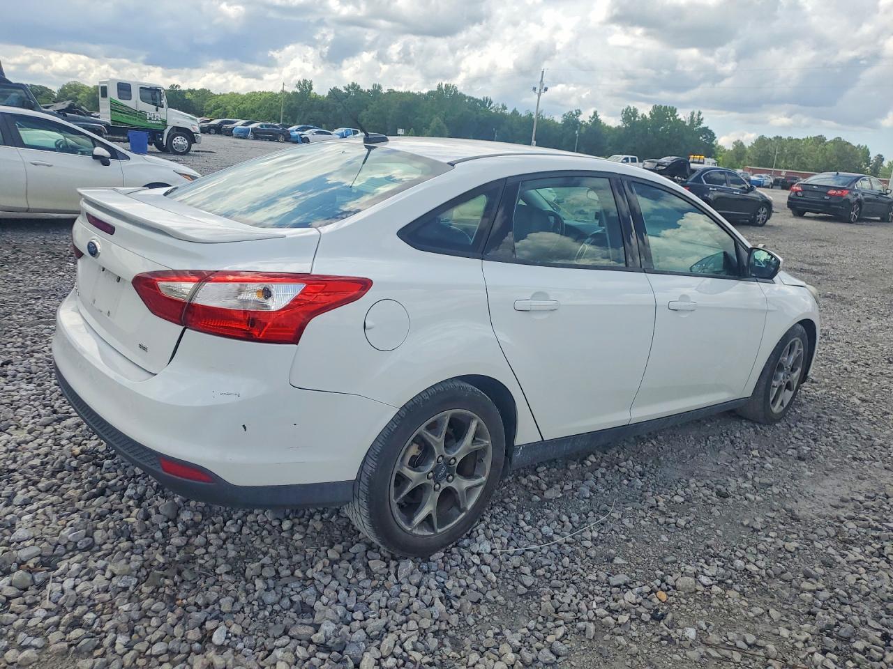 2013 Ford Focus Se White vin: 1FADP3F24DL128579