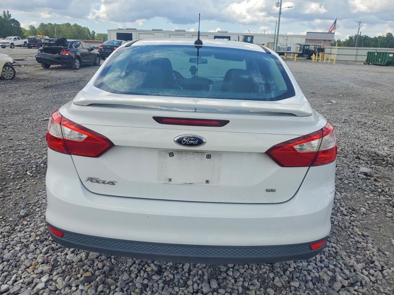 2013 Ford Focus Se White vin: 1FADP3F24DL128579