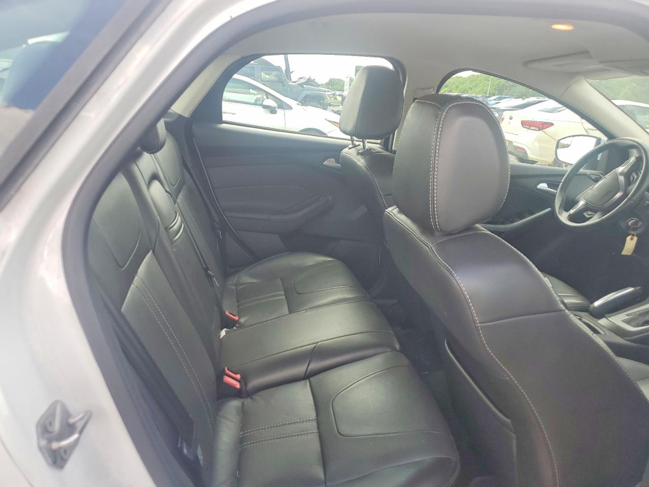 2013 Ford Focus Se White vin: 1FADP3F24DL128579