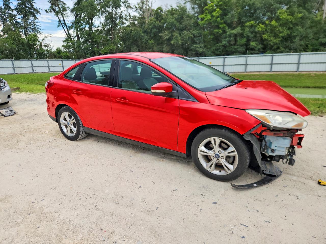 2013 Ford Focus Se Red vin: 1FADP3F24DL132843