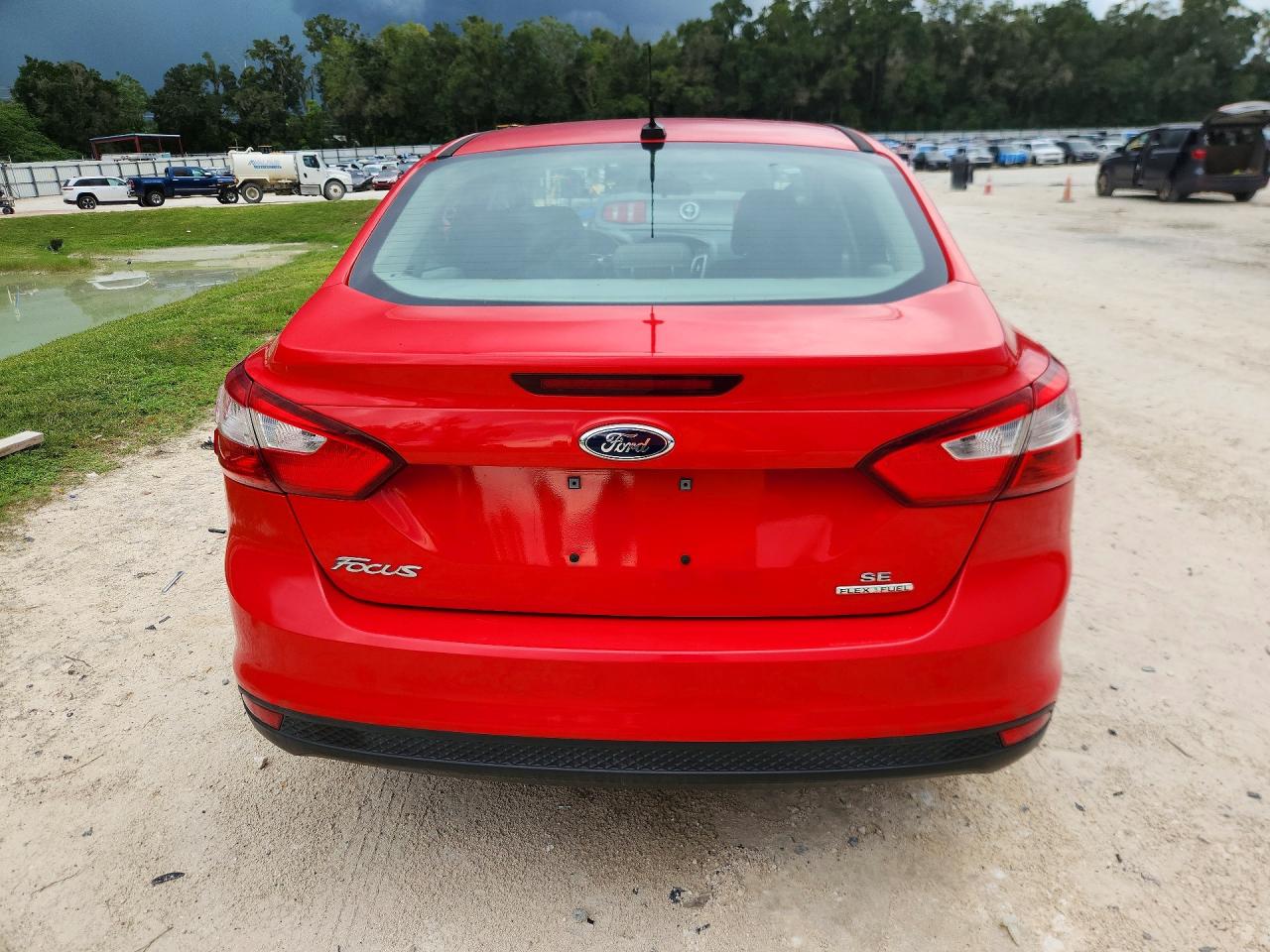 2013 Ford Focus Se Red vin: 1FADP3F24DL132843