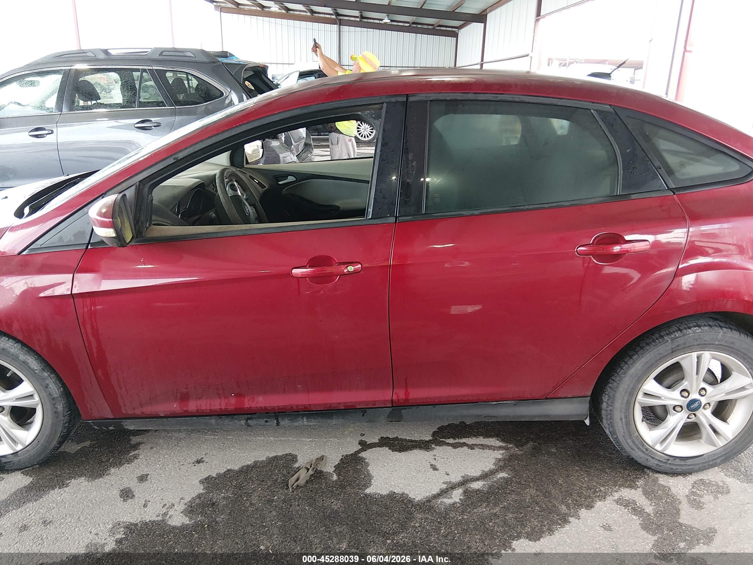 2013 Ford Focus Se Red vin: 1FADP3F24DL144166