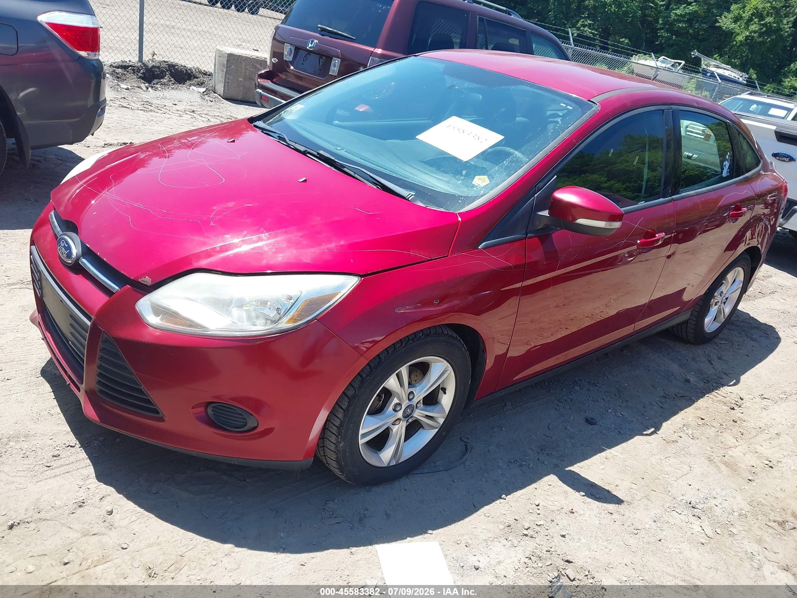 2013 Ford Focus Se Красный vin: 1FADP3F24DL173747