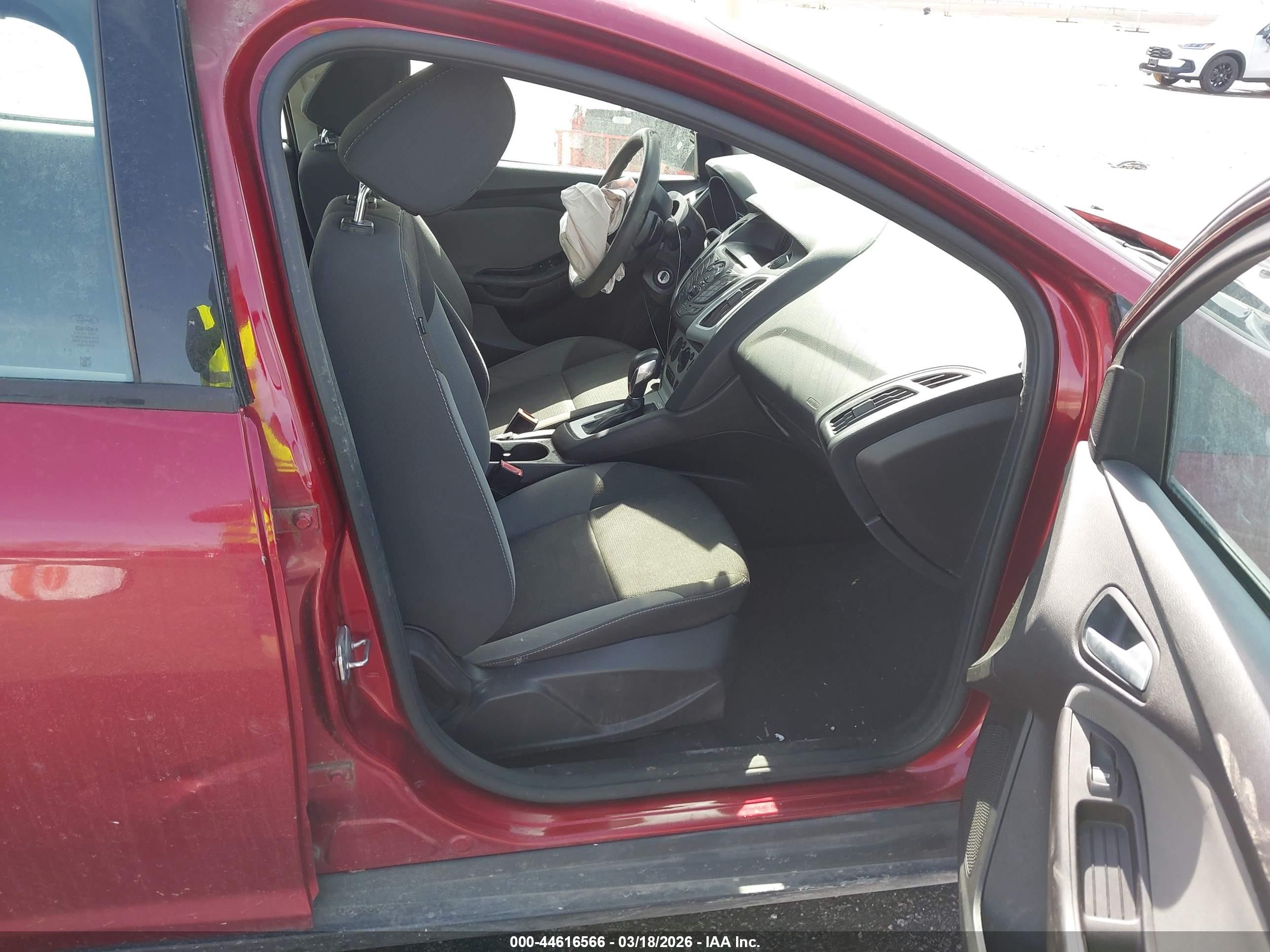 2013 Ford Focus Se Коричневый vin: 1FADP3F24DL204110