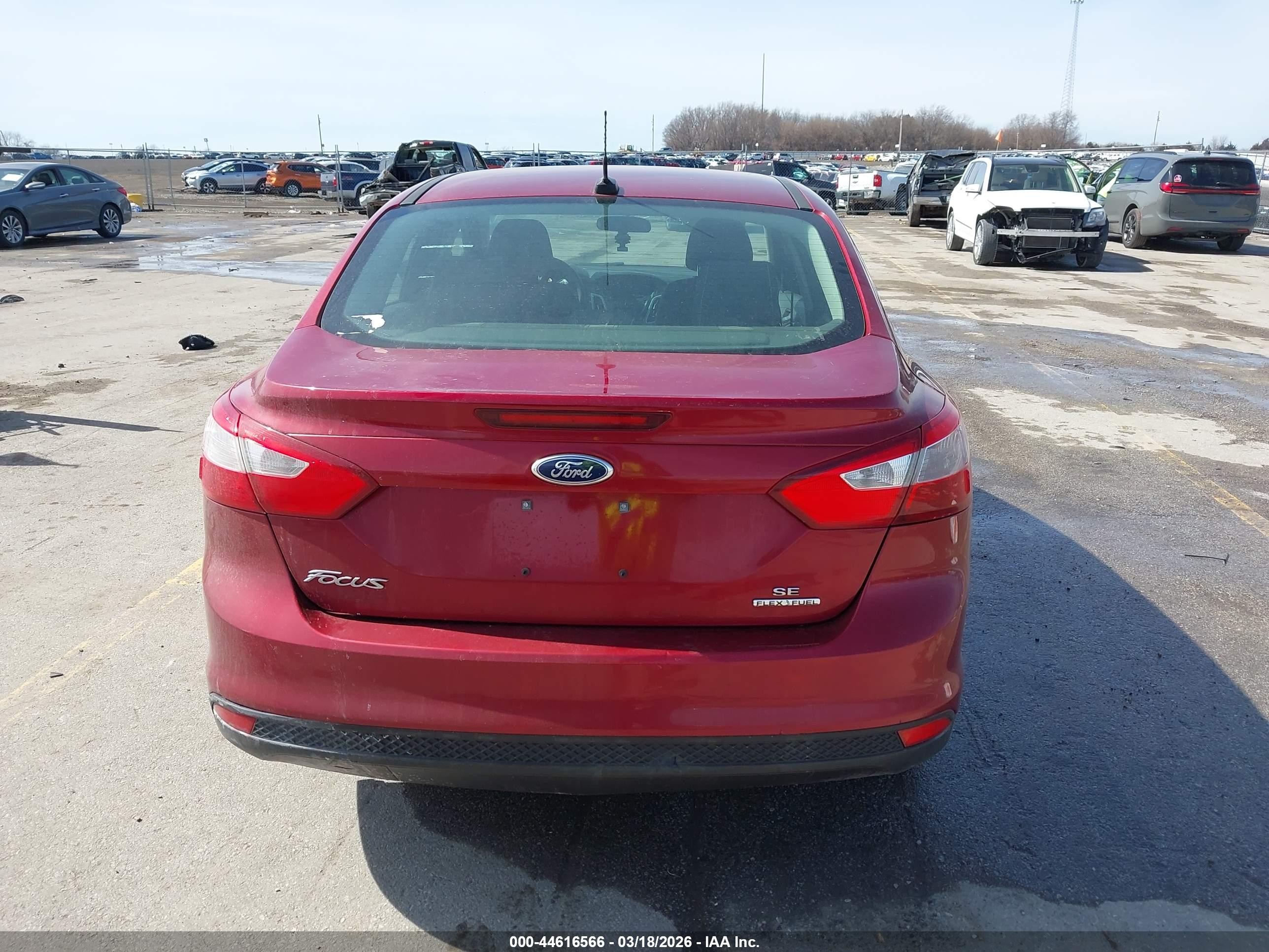 2013 Ford Focus Se Коричневый vin: 1FADP3F24DL204110