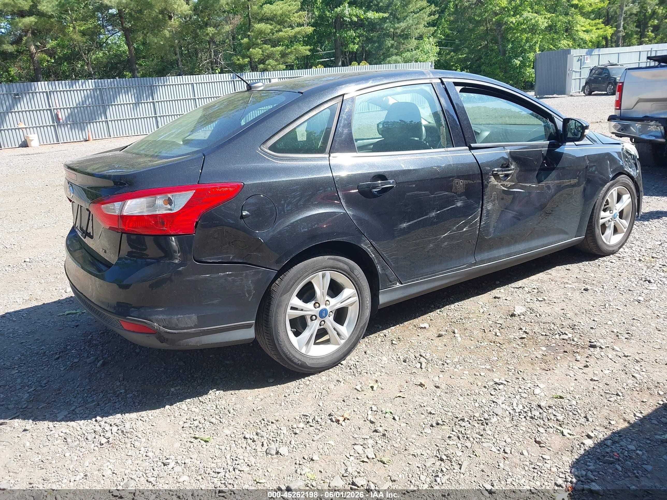 2013 Ford Focus Se Black vin: 1FADP3F24DL258183