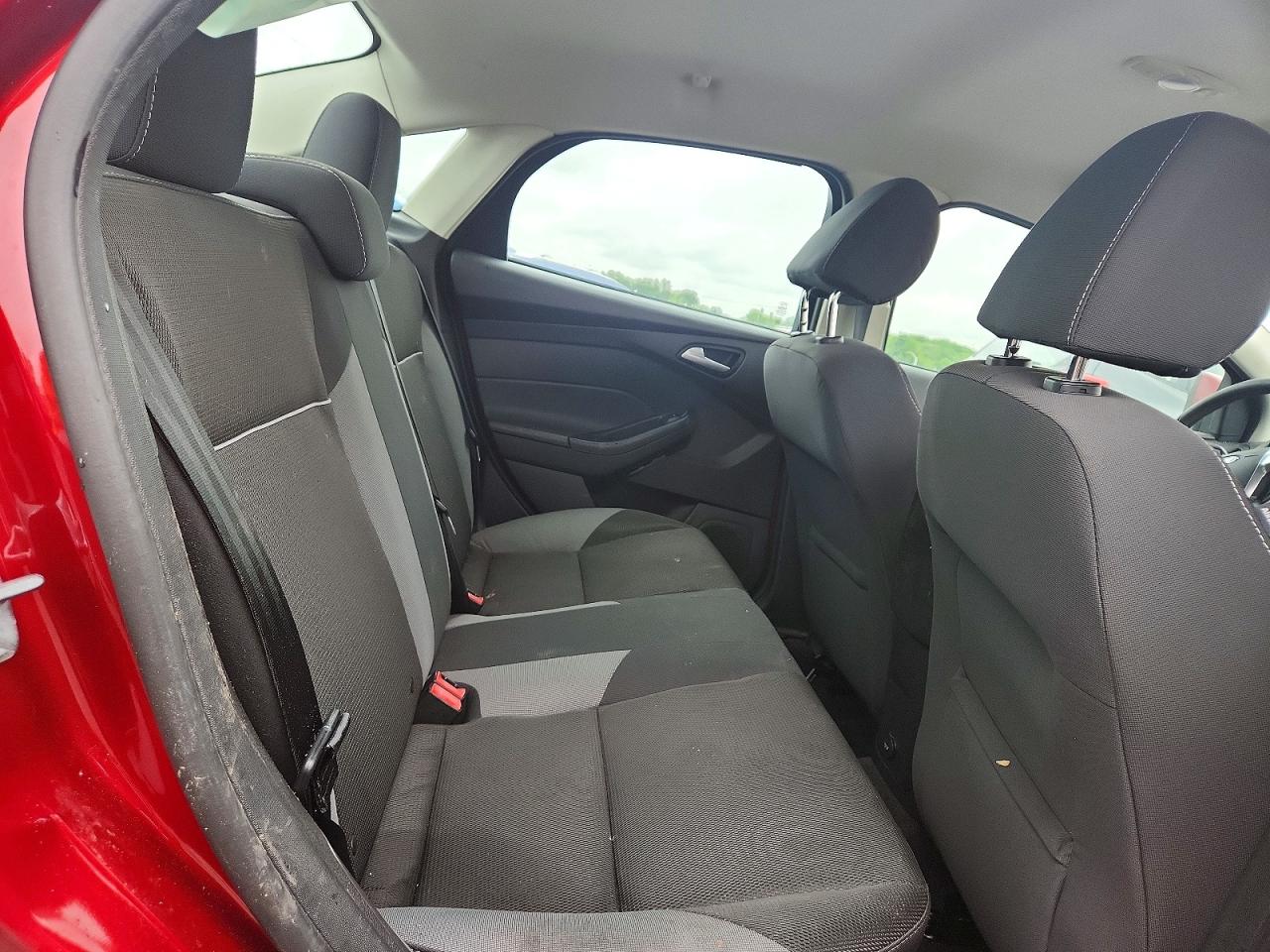 2013 Ford Focus Se Red vin: 1FADP3F24DL288882