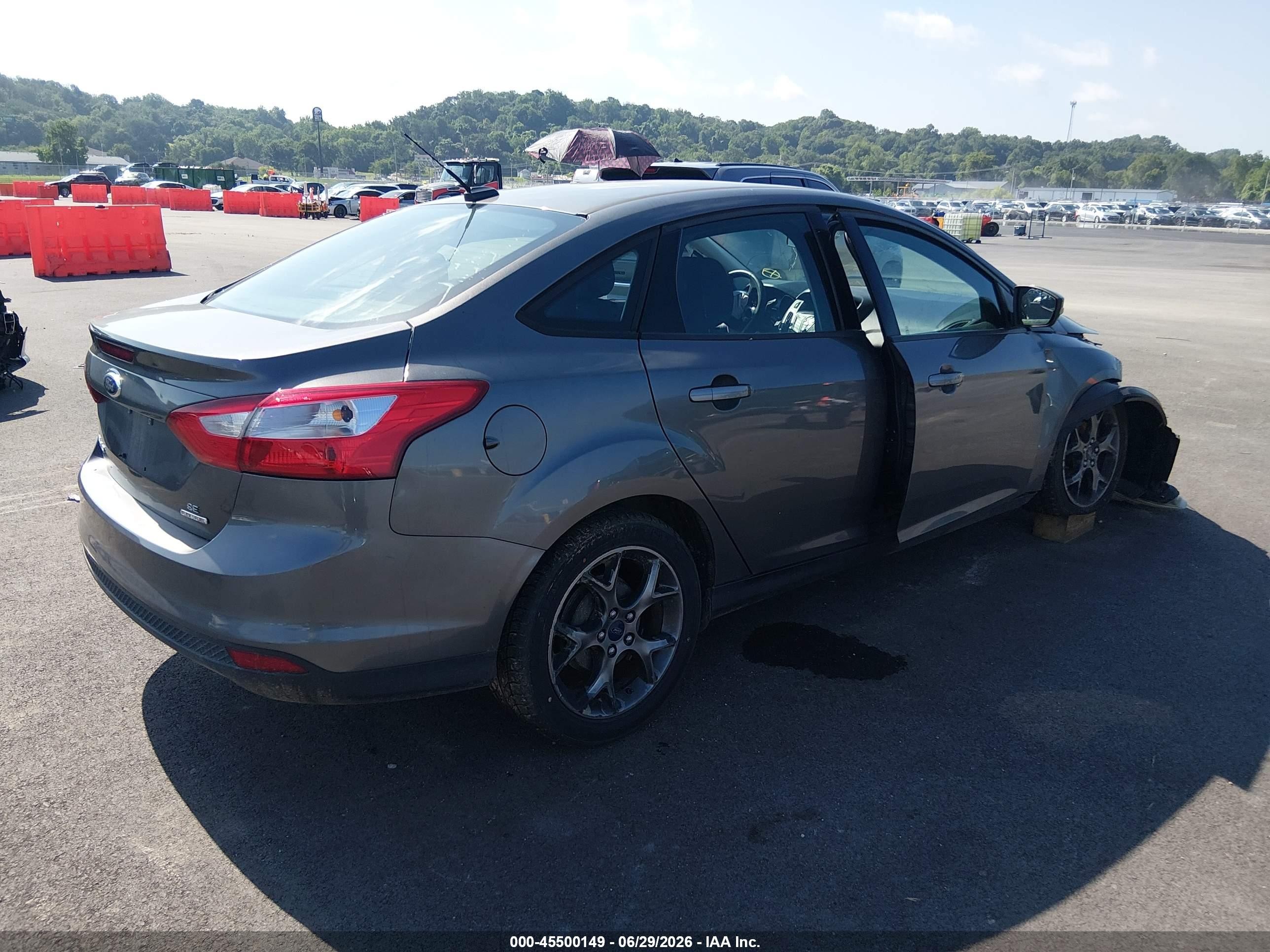 2013 Ford Focus Se Серый vin: 1FADP3F24DL334470