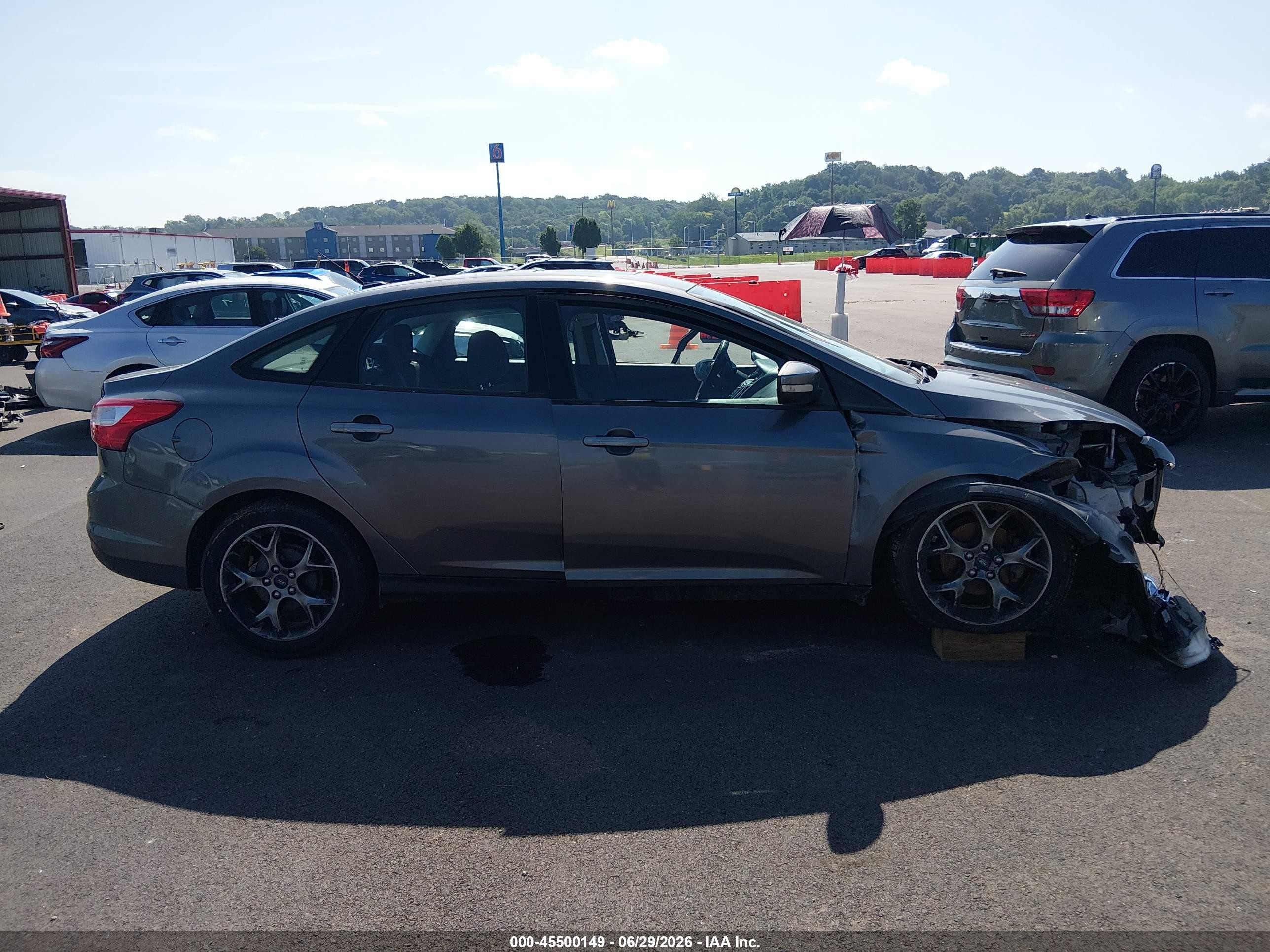 2013 Ford Focus Se Серый vin: 1FADP3F24DL334470