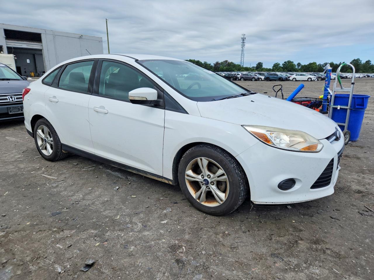 2013 Ford Focus Se Белый vin: 1FADP3F24DL349955
