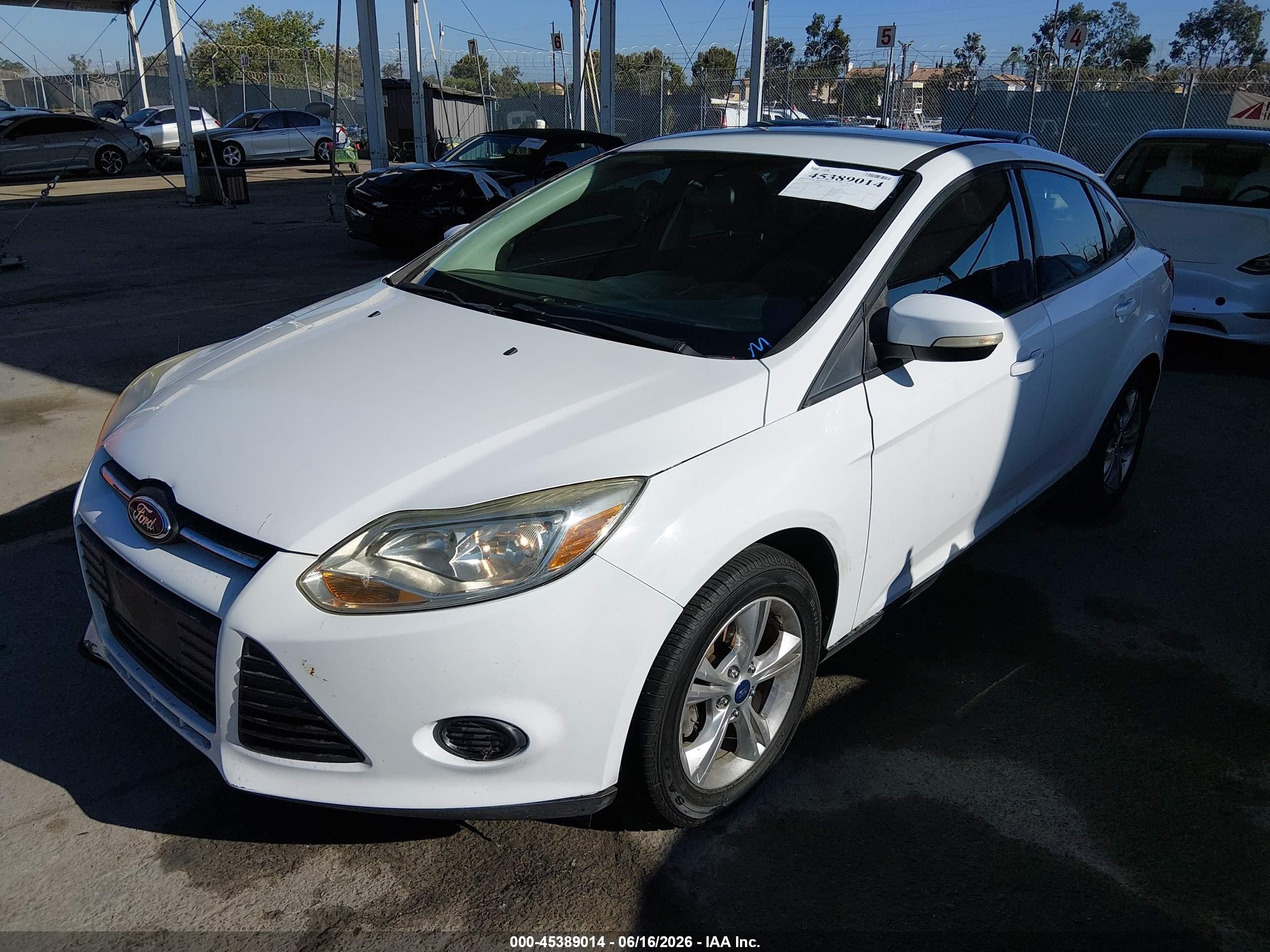 2014 Ford Focus Se White vin: 1FADP3F24EL112755
